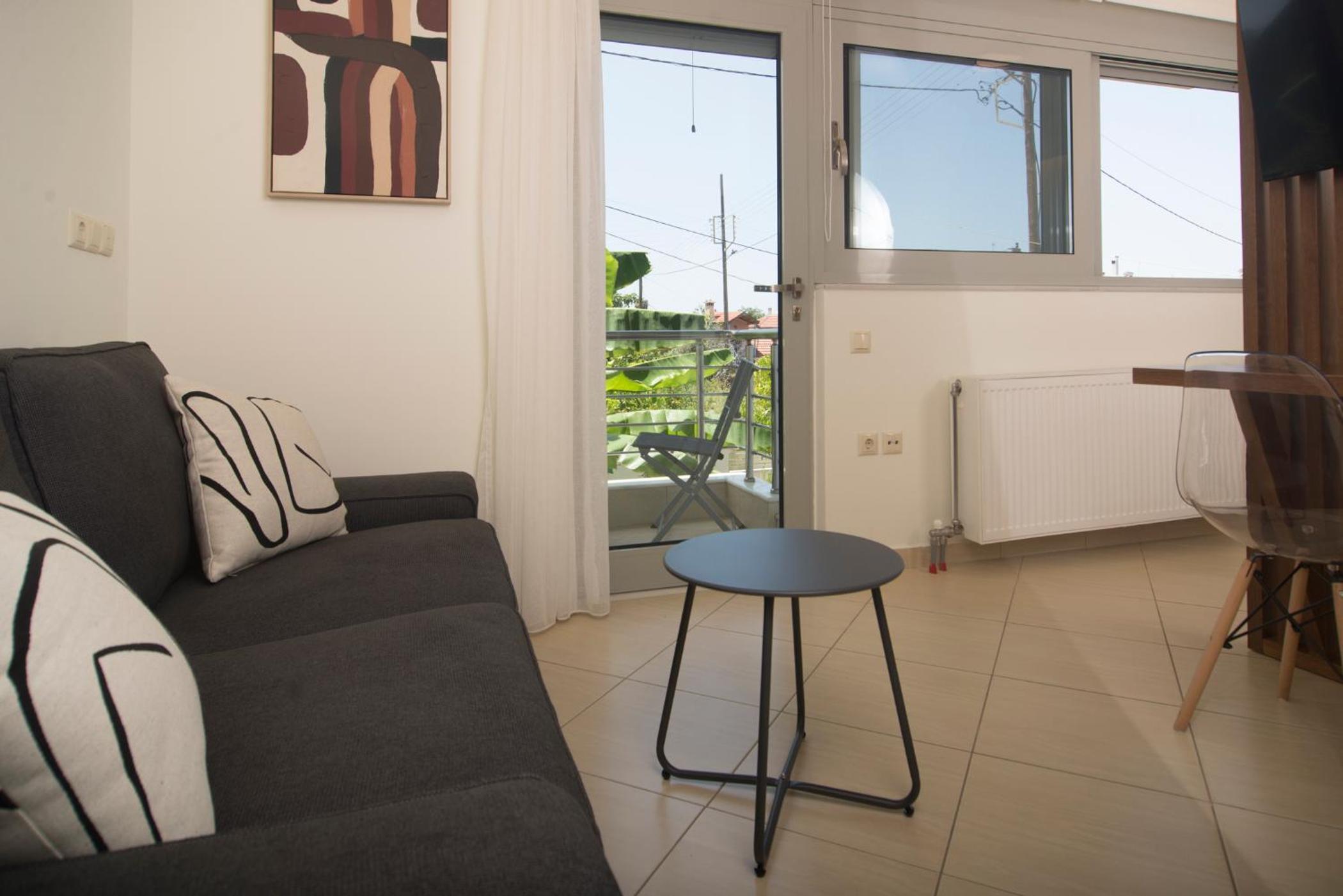 Apartment with Balcony photo 2