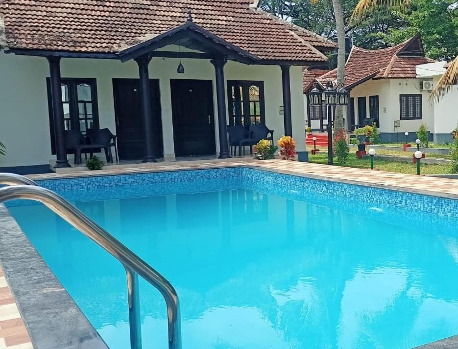 Double Room with Pool View