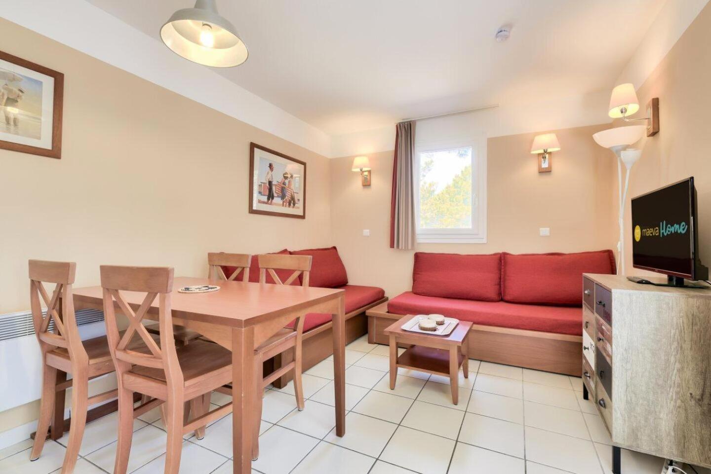 Select One-Bedroom Apartment (4 People) photo 2