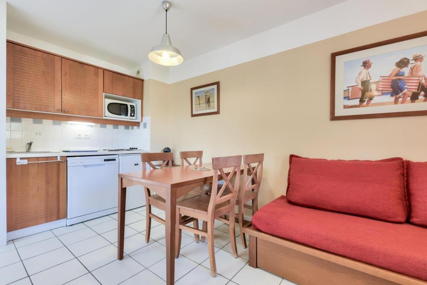 Select One-Bedroom Apartment (4 People) photo 3