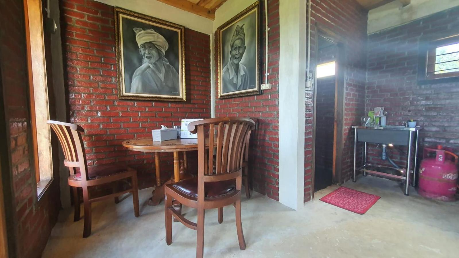 Family Room with Mountain View - Photo 7
