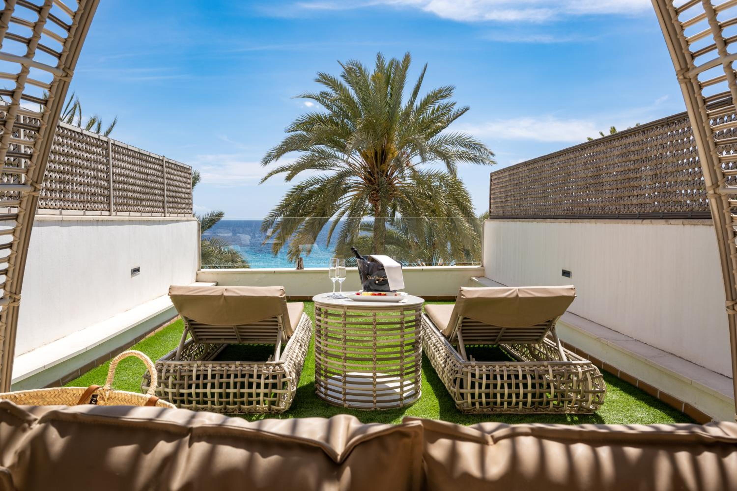 Deluxe Double Room with Sea View
