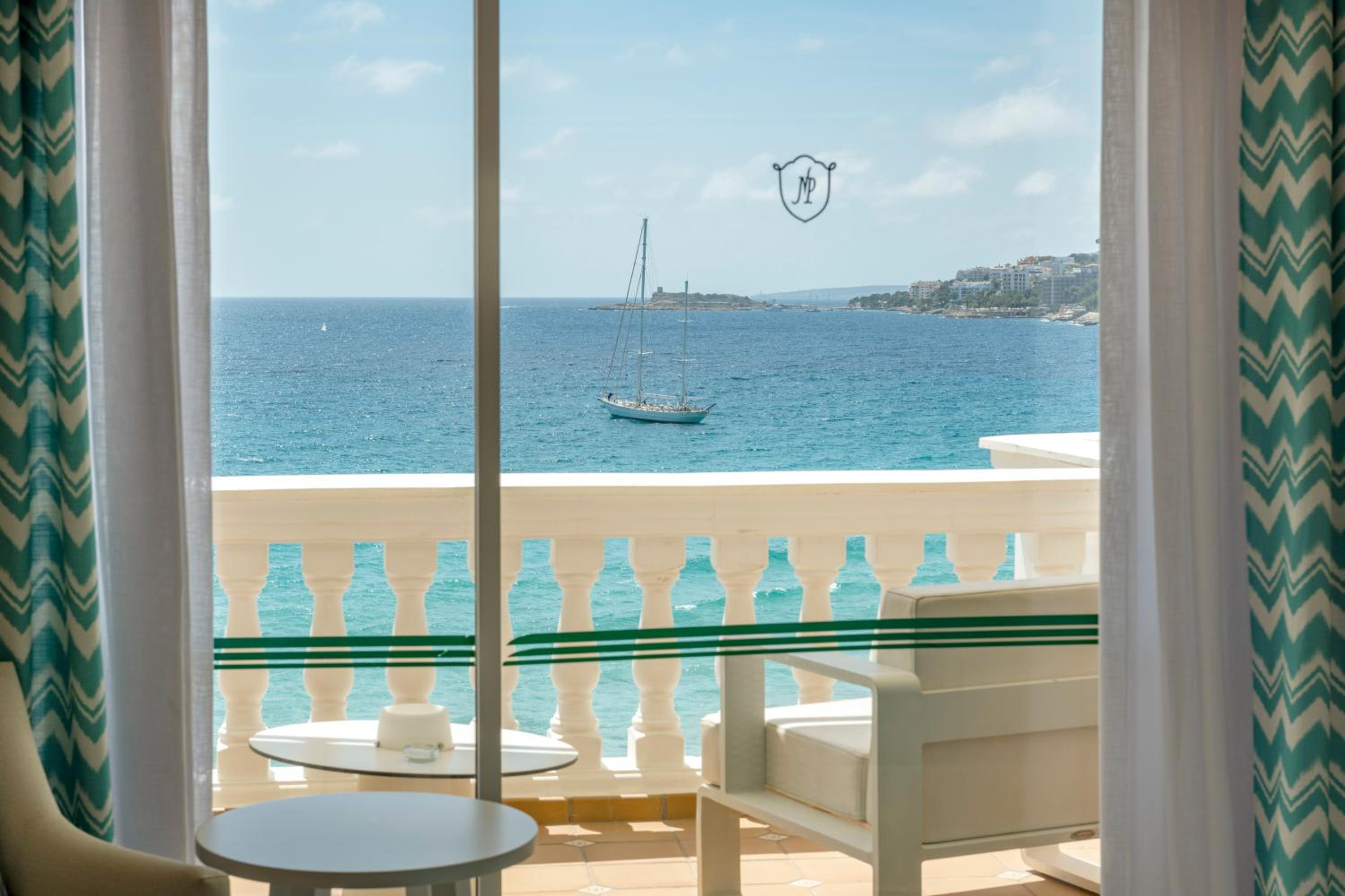 Suite Junior con vista al mar.