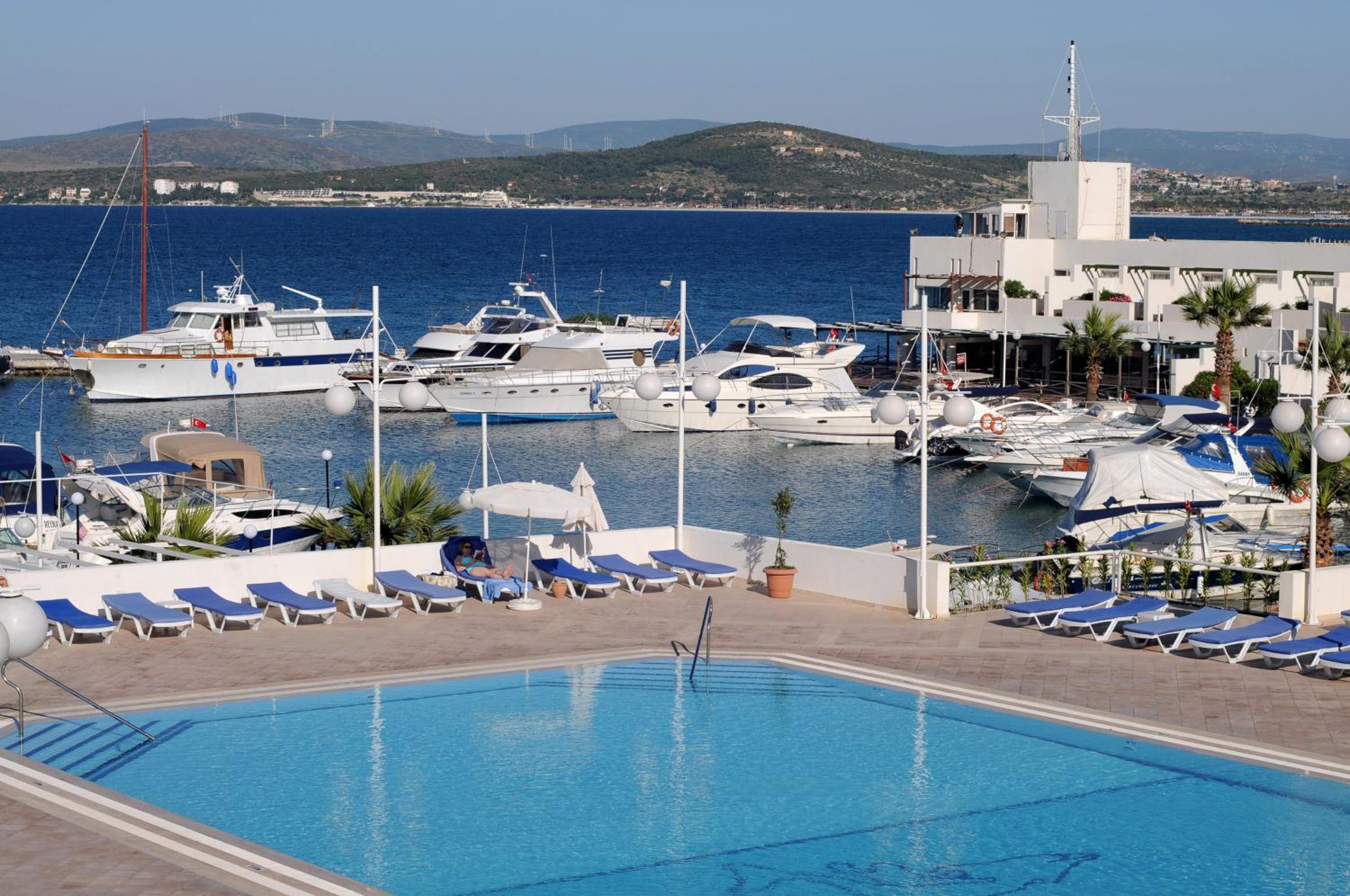 Deluxe Double Room with Sea View - Photo 3