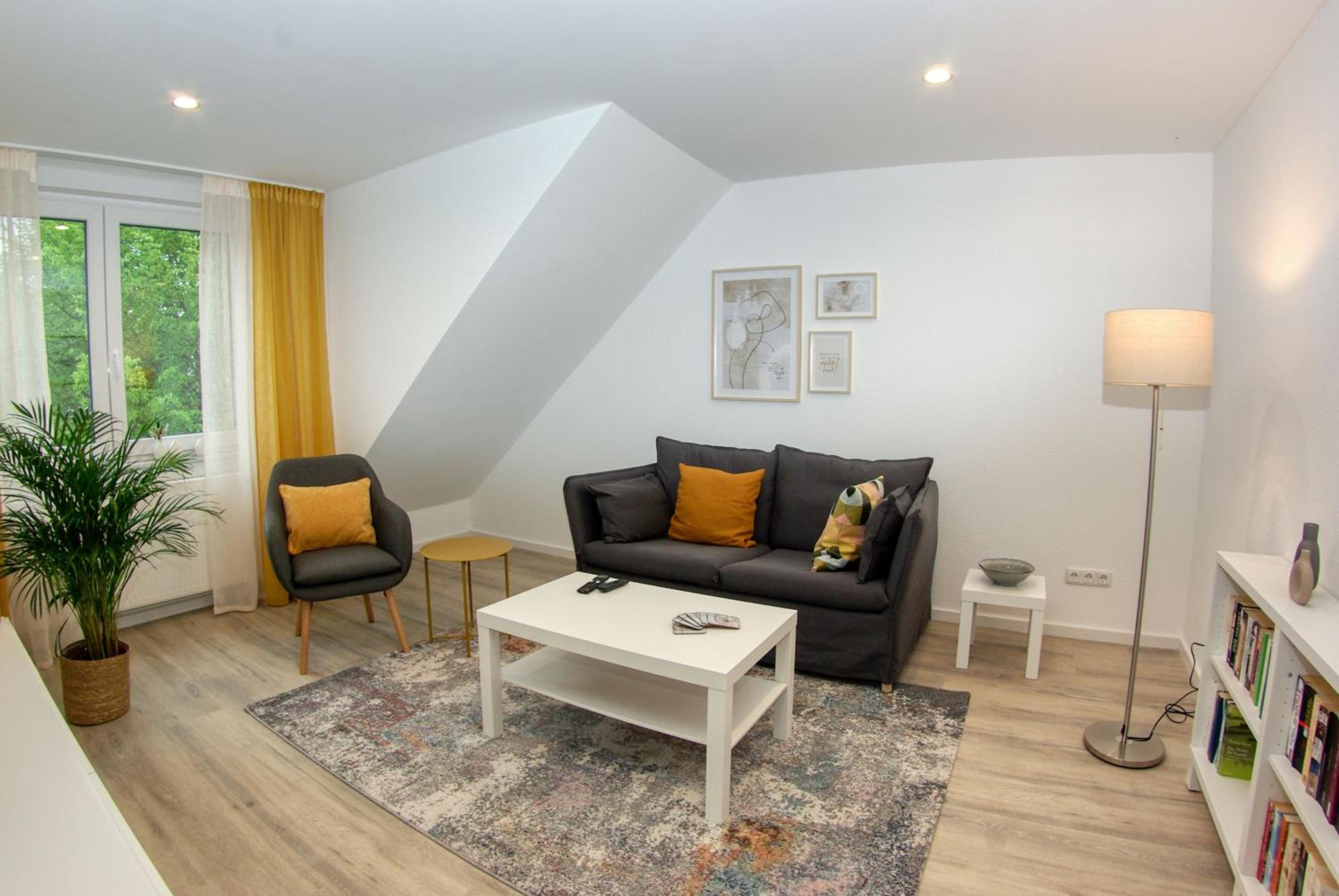 One-Bedroom Apartment photo 1