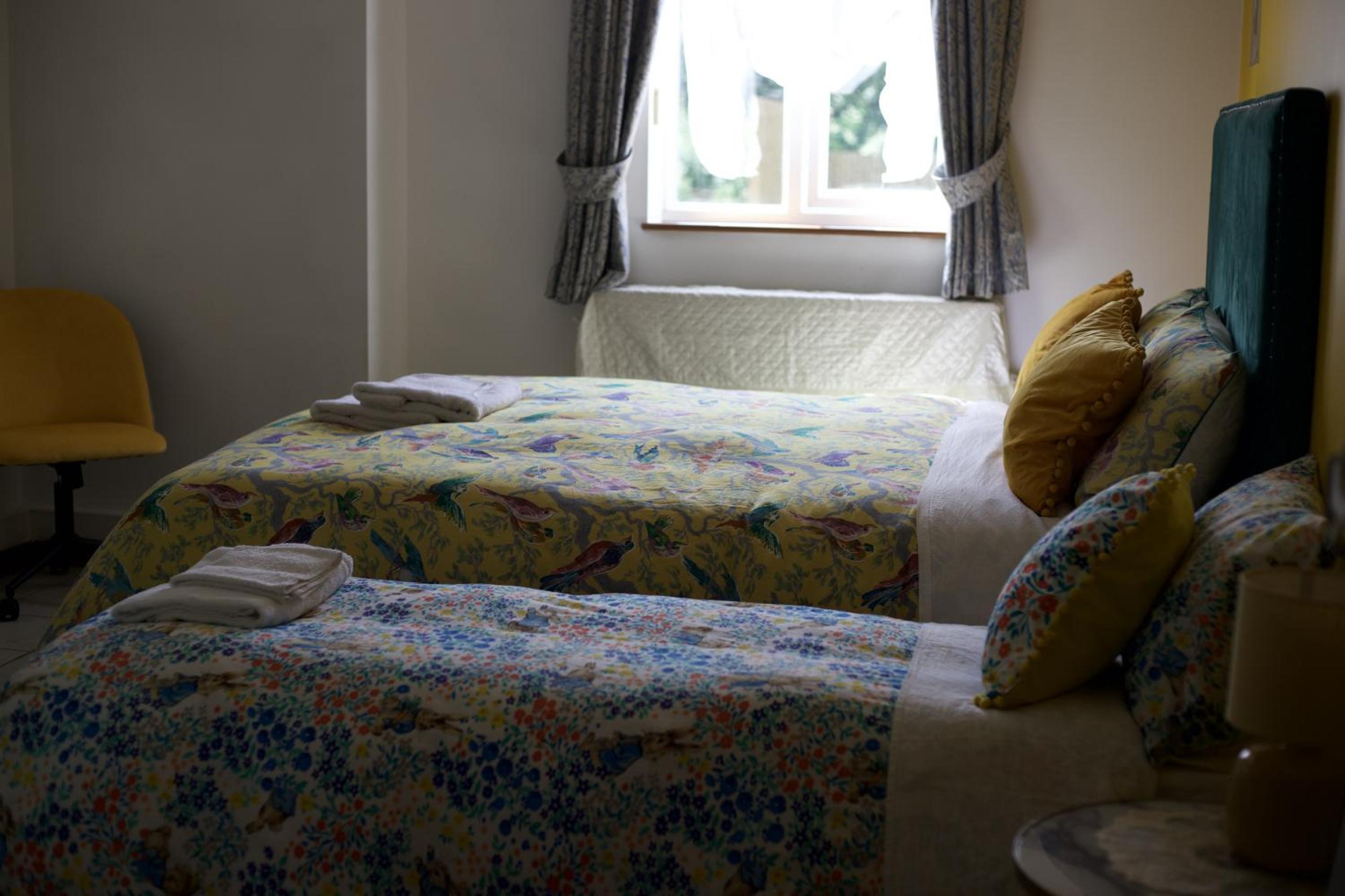 Triple Room with Bath - Photo 6
