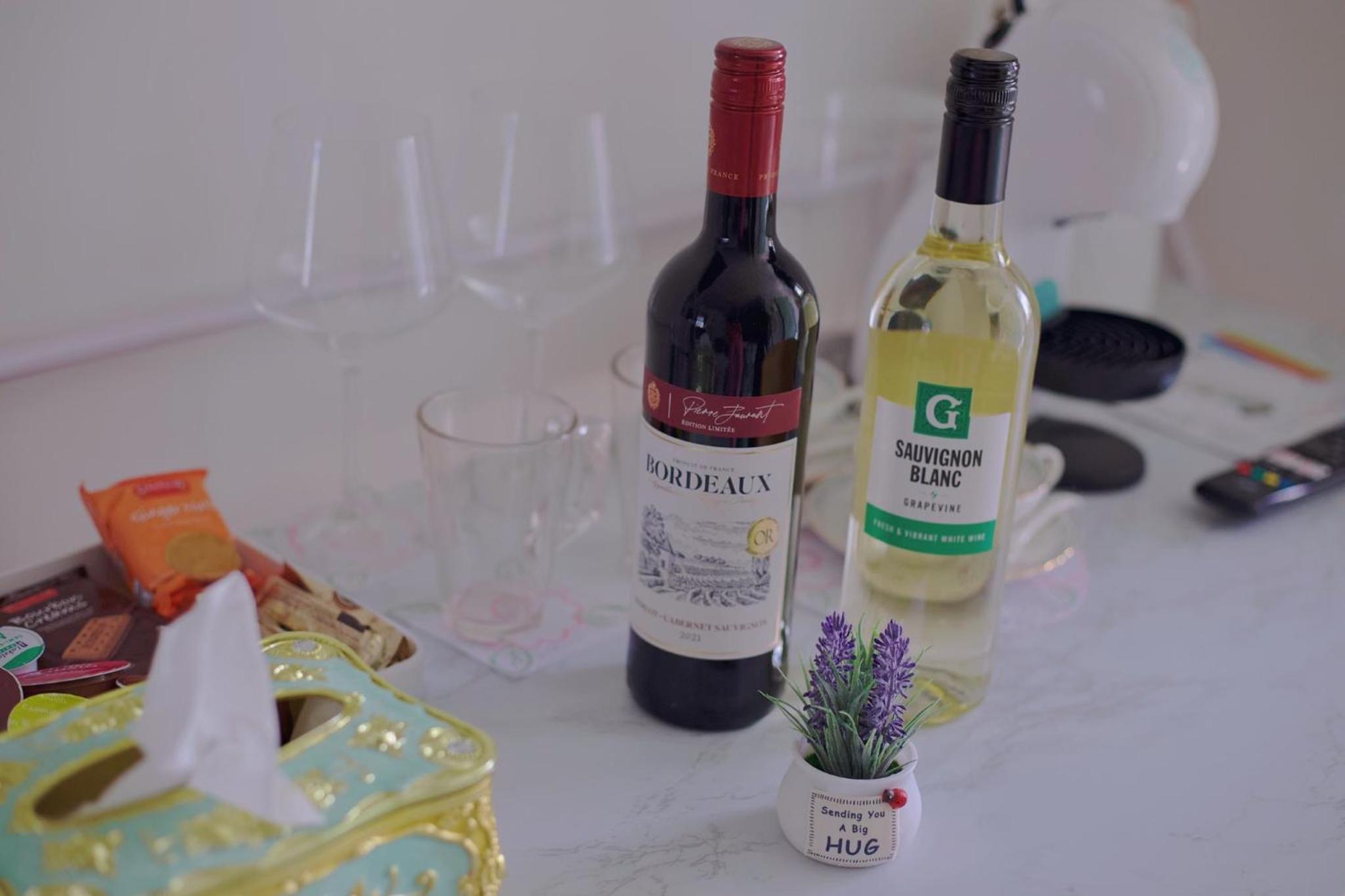 Twin Room with Shower - Photo 18