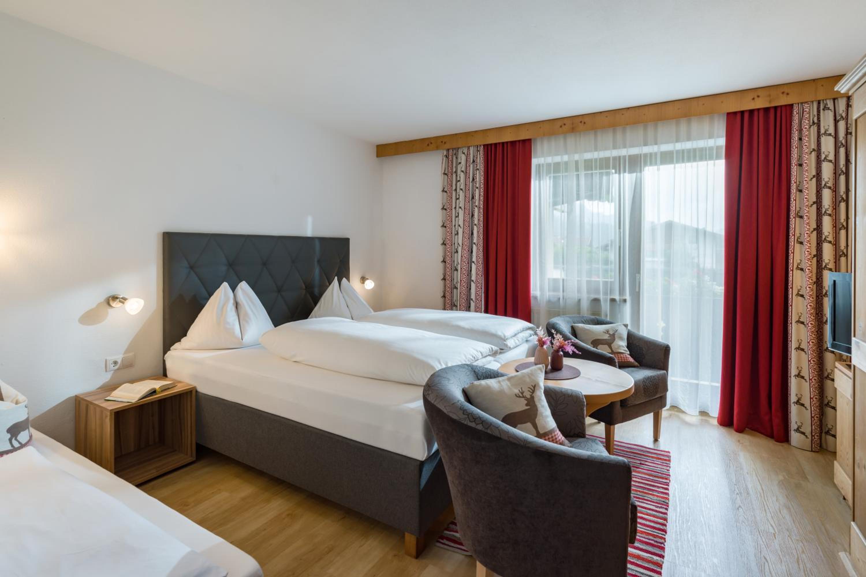 Double Room with Balcony - Photo 1