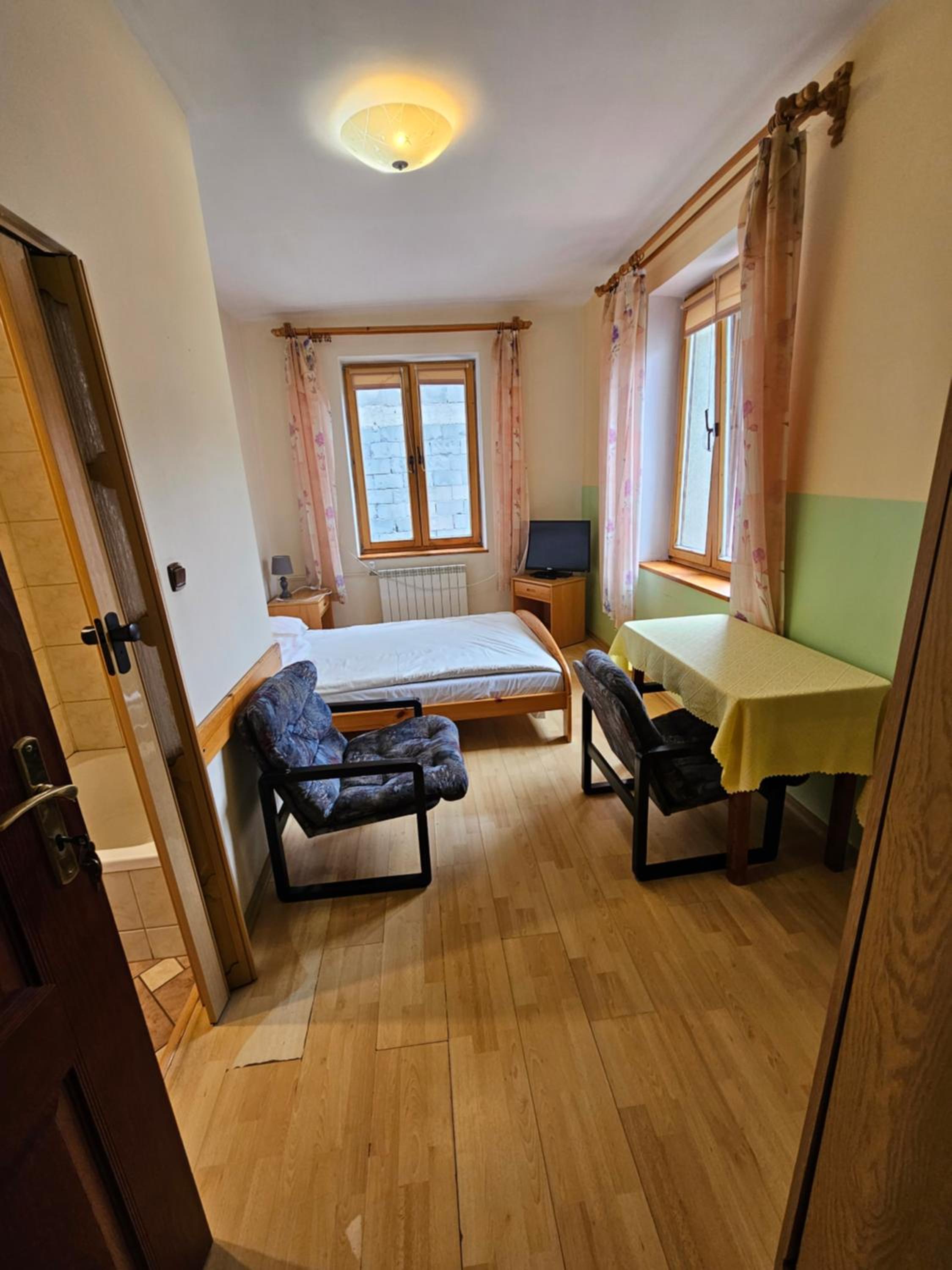 Double Room with Private Bathroom photo 1