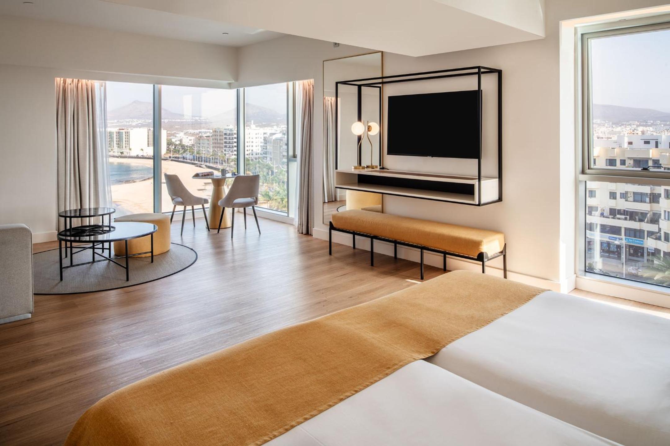 Suite with Sea View - Photo 8