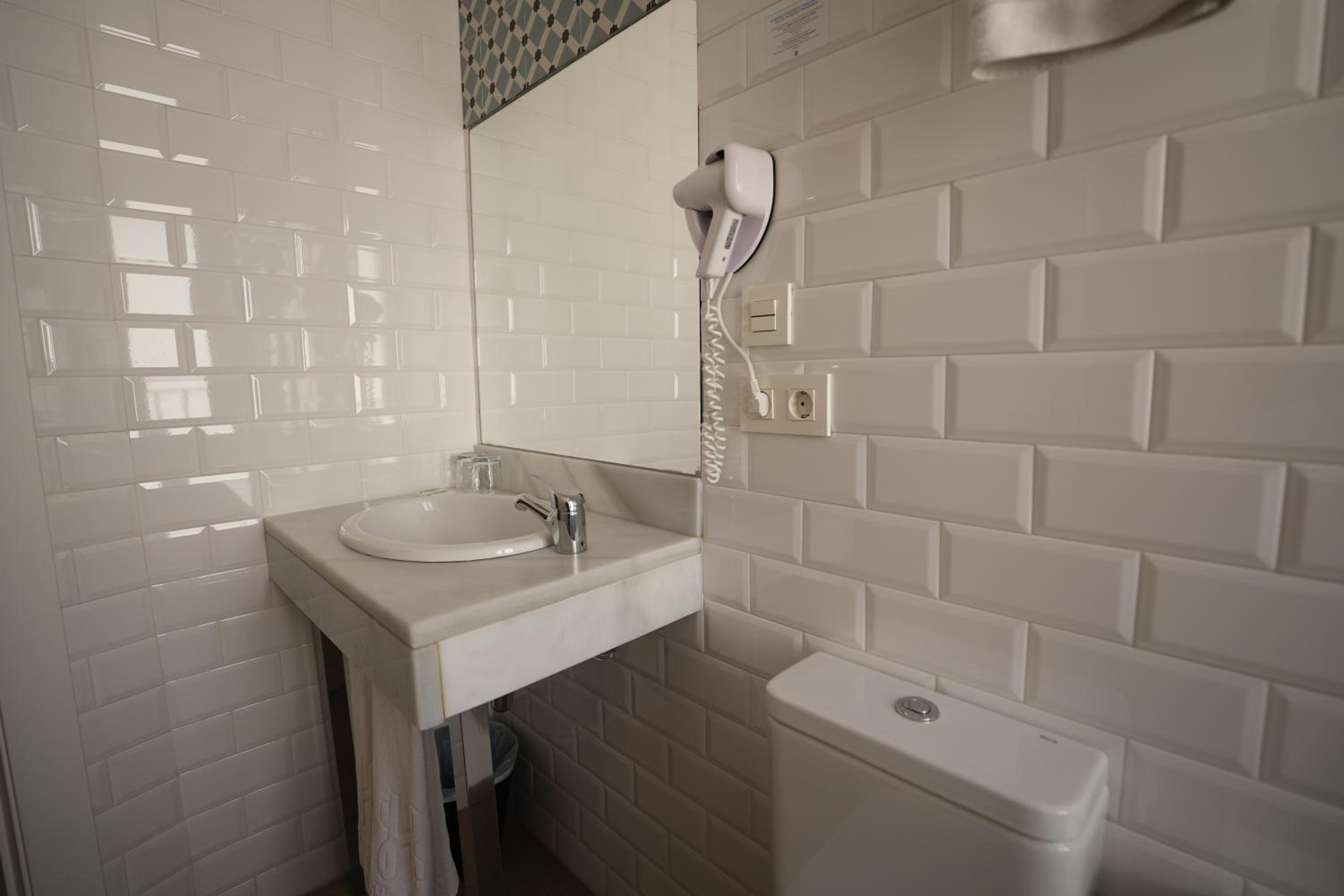 Triple Room - Photo 2