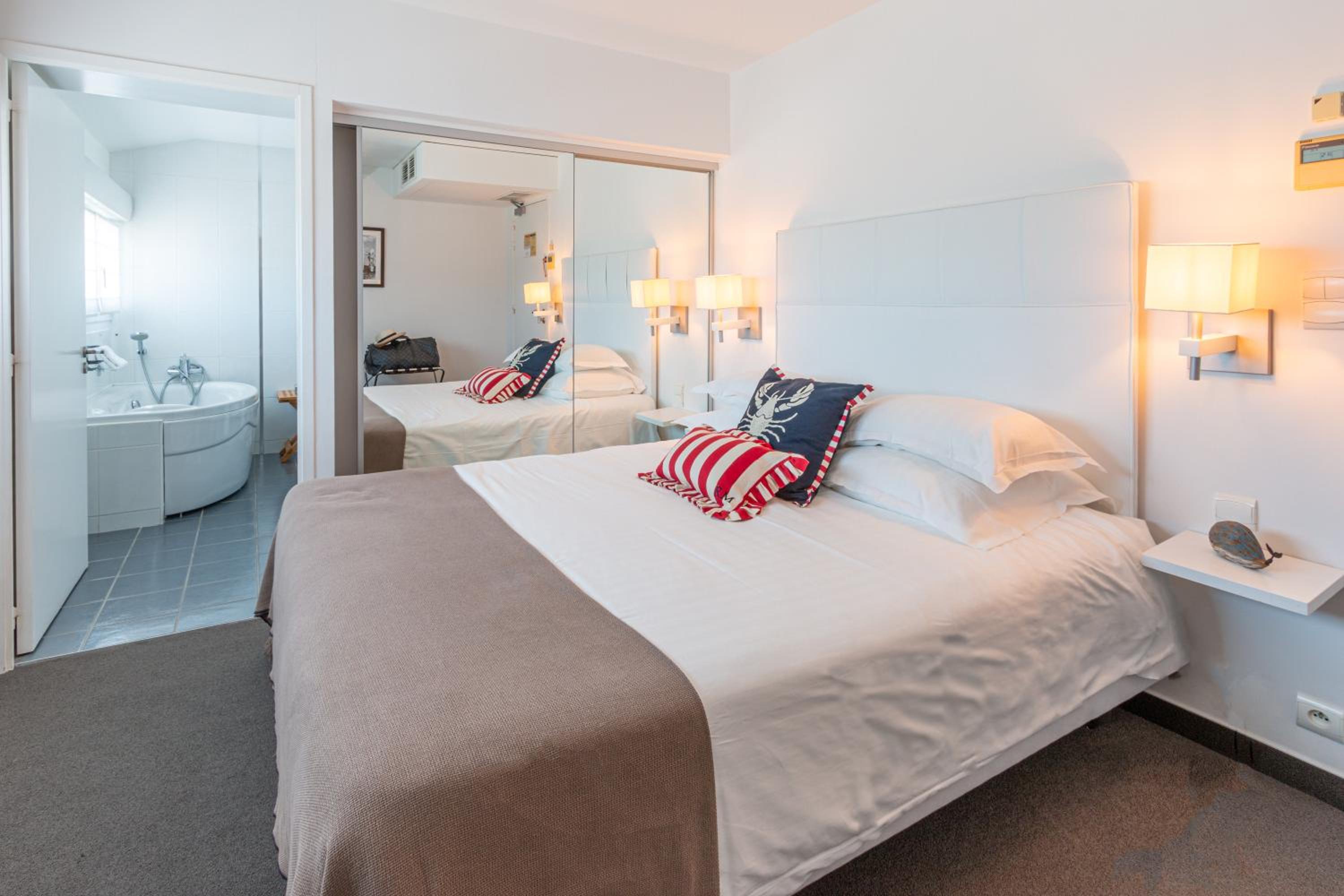Double Room with Village View photo 2