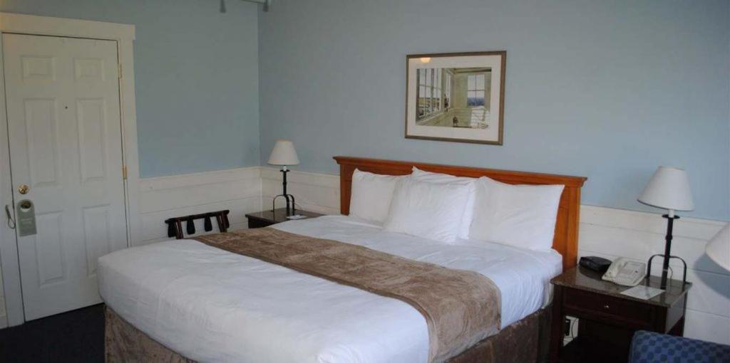 Main Lodge Standard Queen - Photo 3