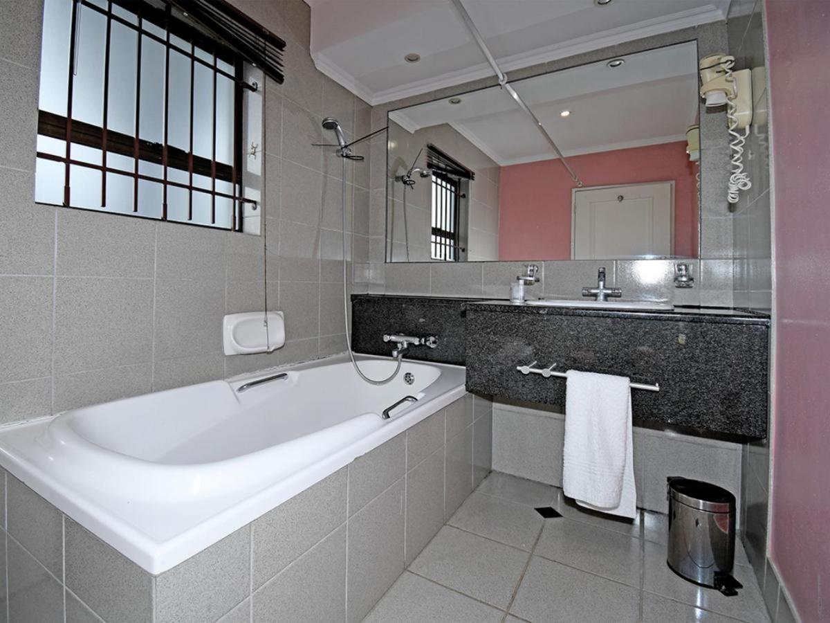 Double Room - Photo 3
