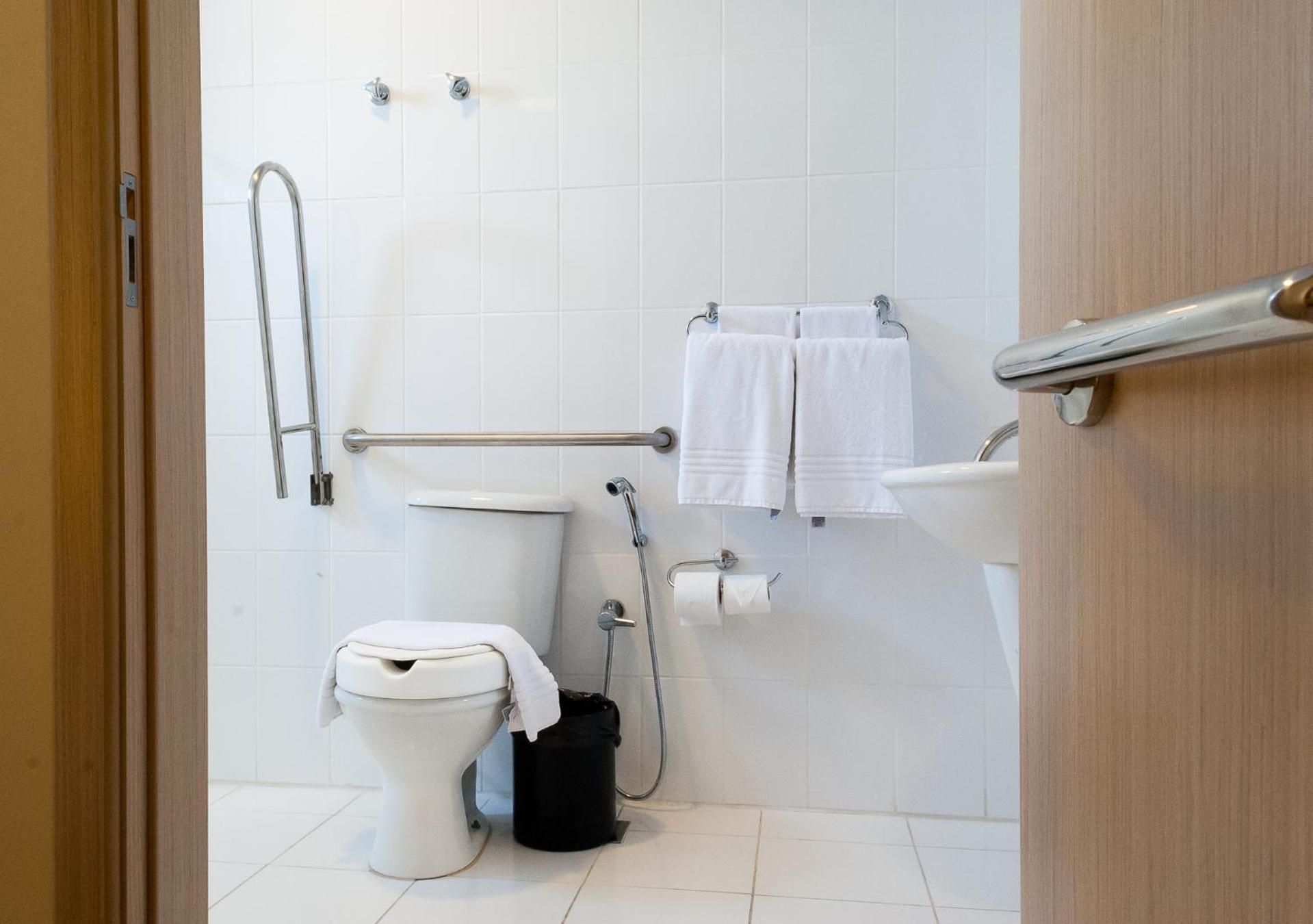 Double Room - Disability Access photo 3