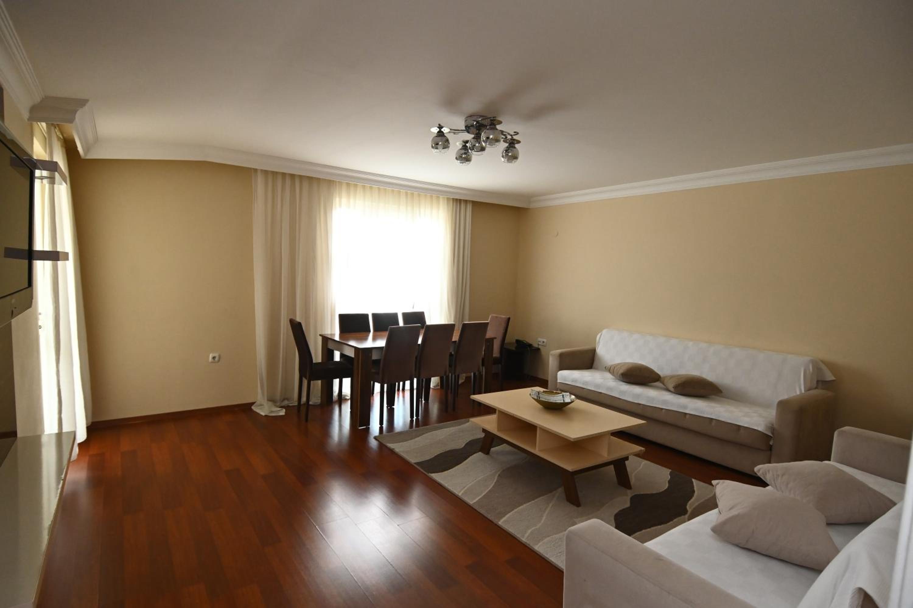 Apartment photo 1