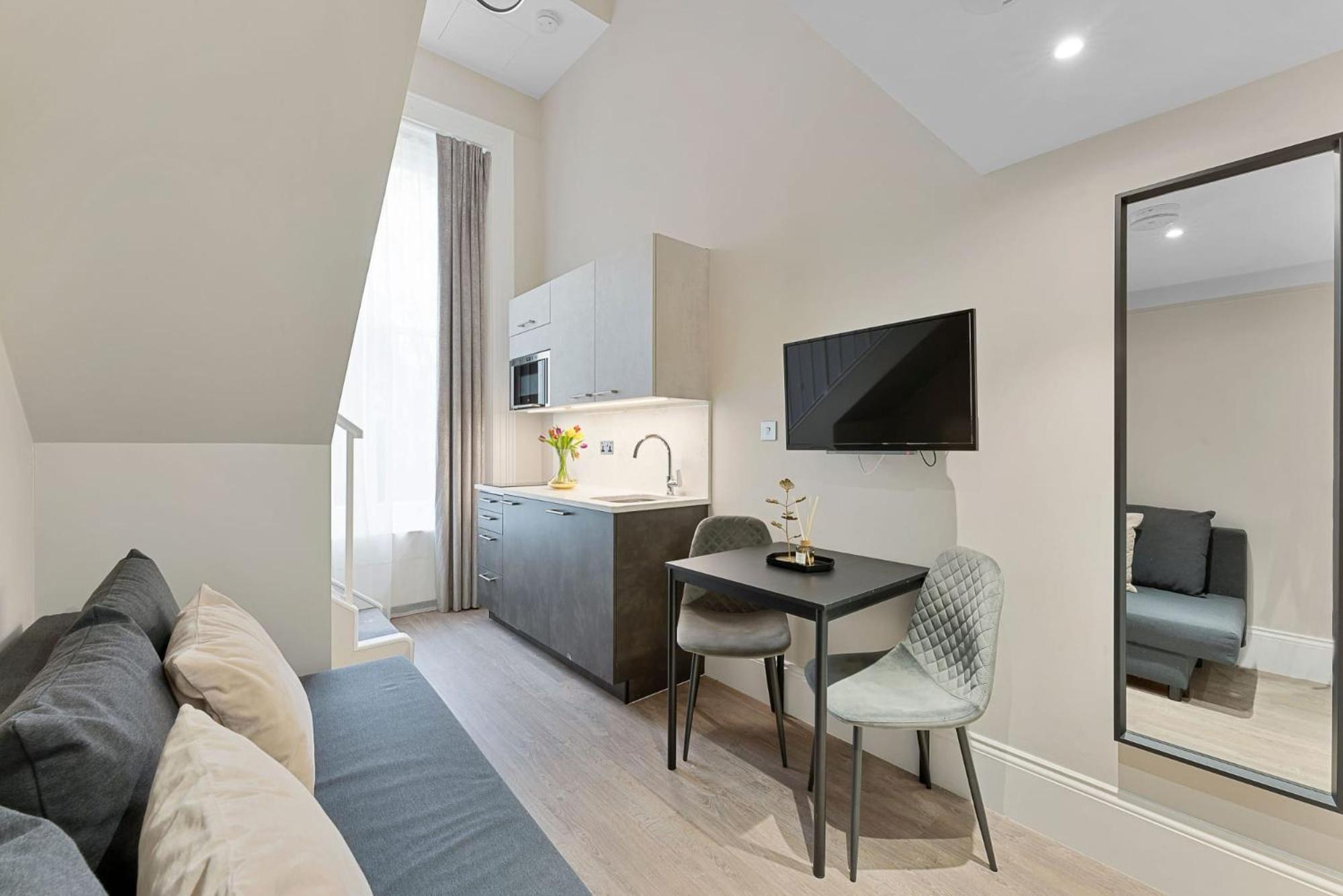 Mezzanine Suite photo 3