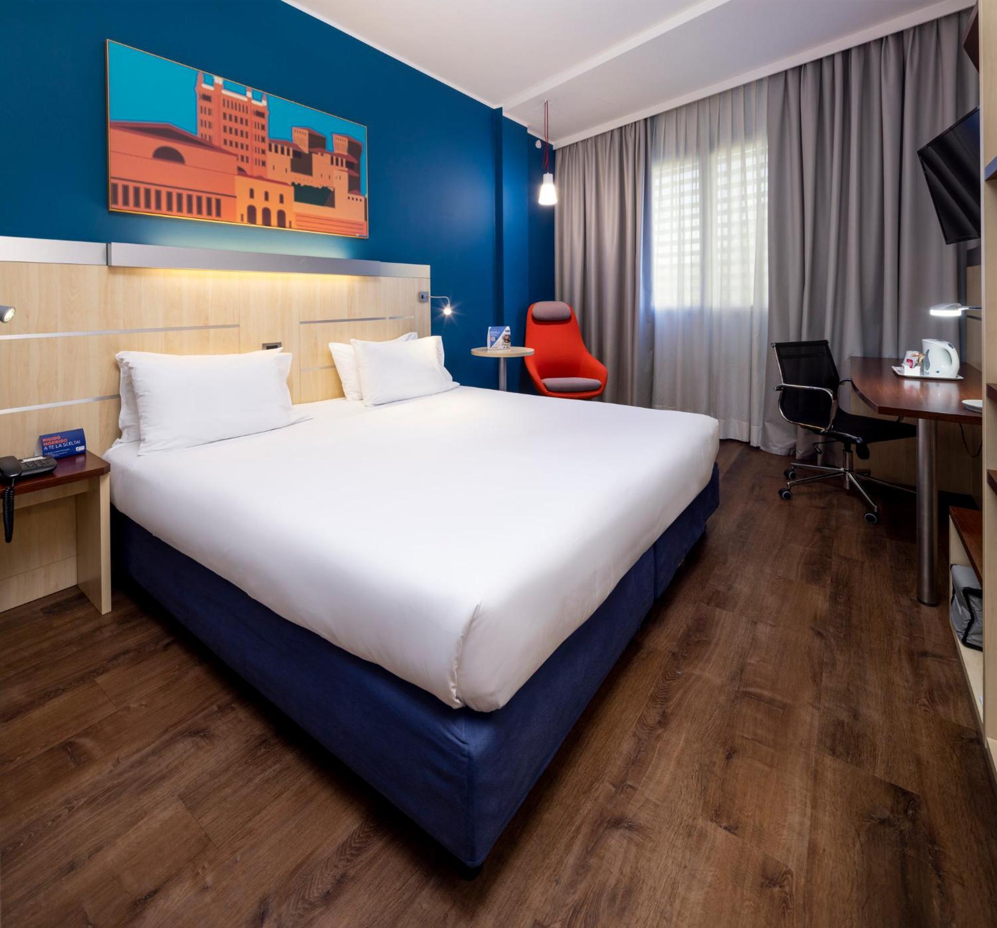 Standard Double Room with Sofa Bed - Photo 7