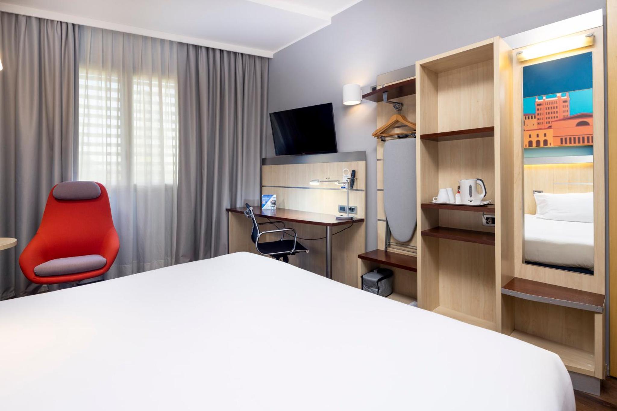 Standard Double Room with Sofa Bed - Photo 6