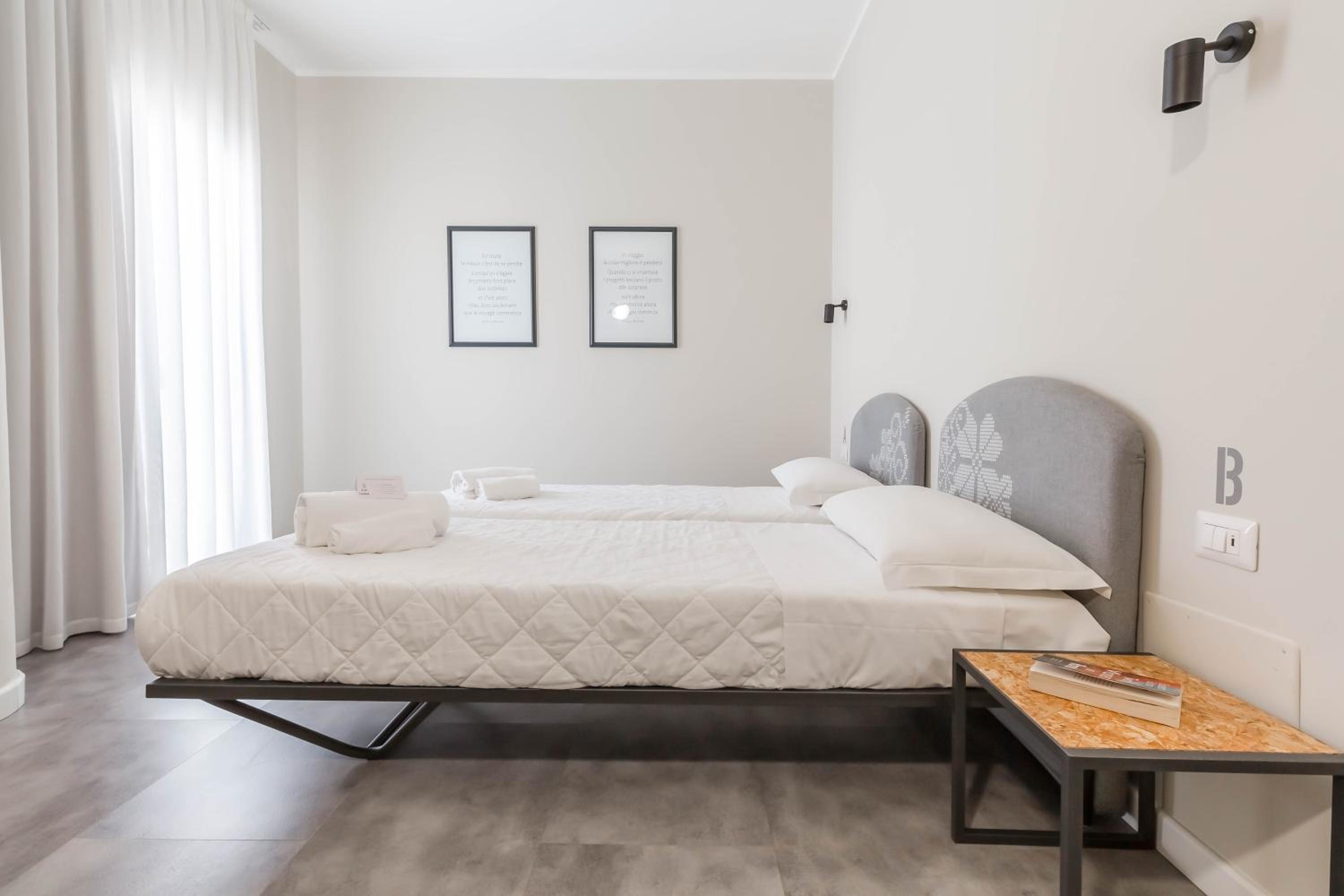 Doppel- oder Zweibettzimmer mit eigenem Bad