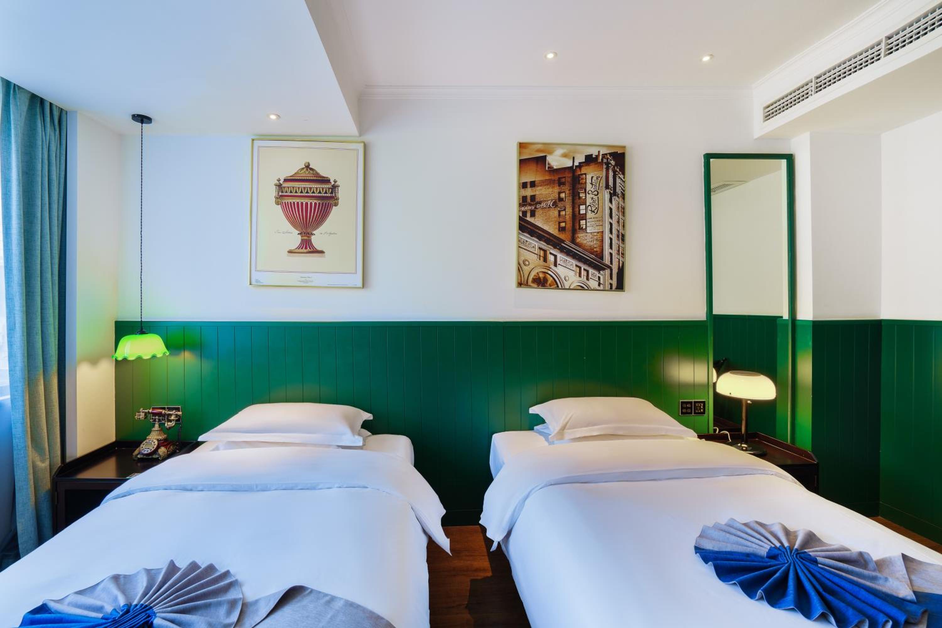 Deluxe Twin Room photo 2
