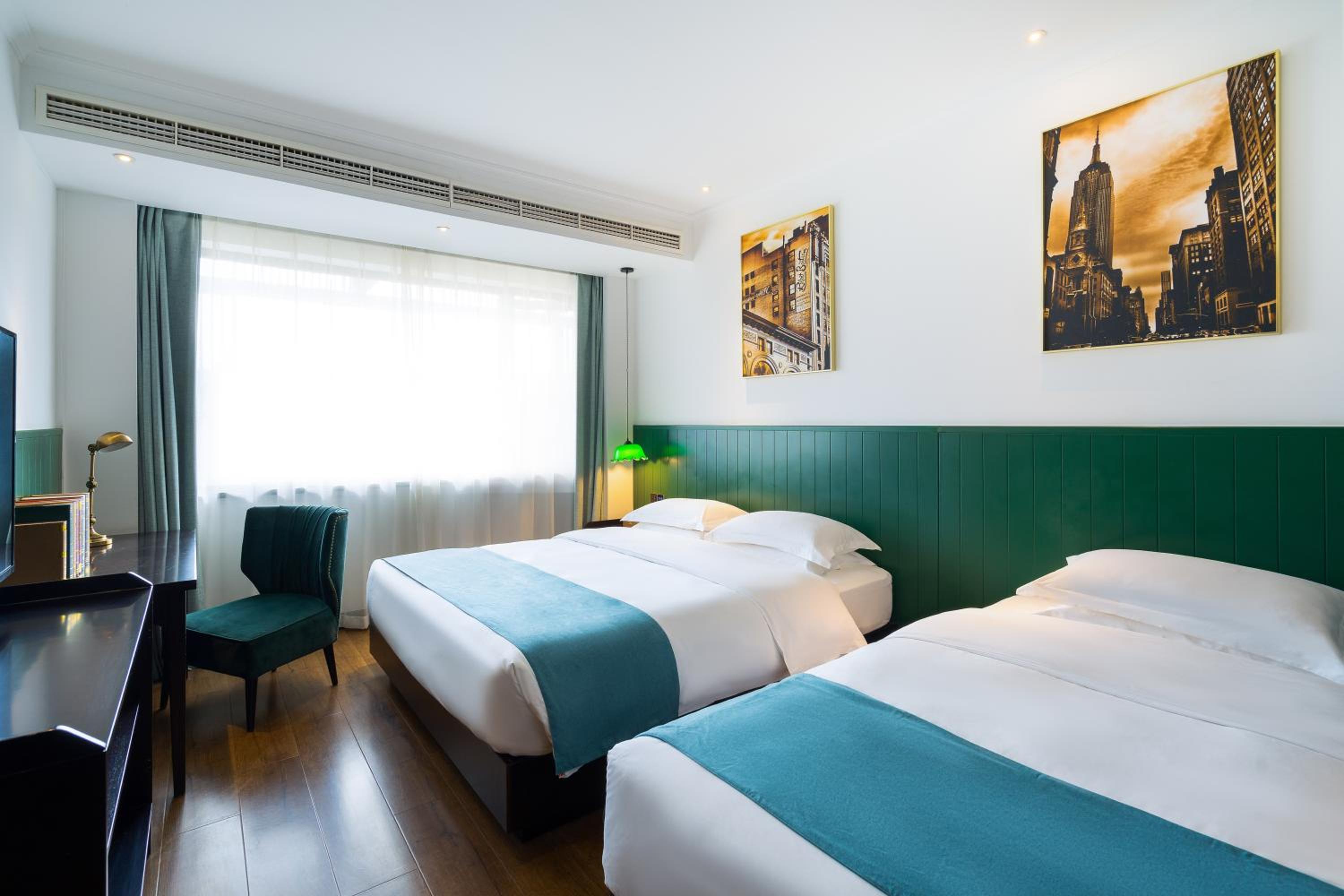 Deluxe Triple Room photo 1