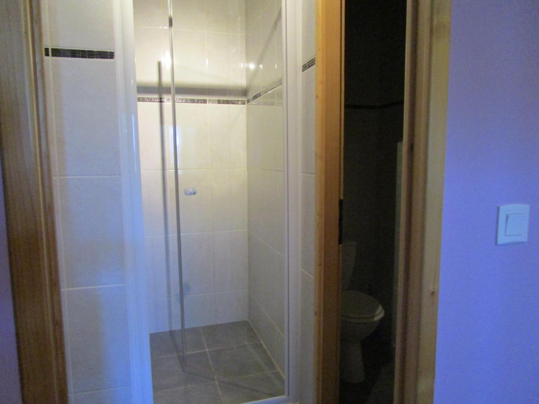 Twin Room with Shower - Photo 1