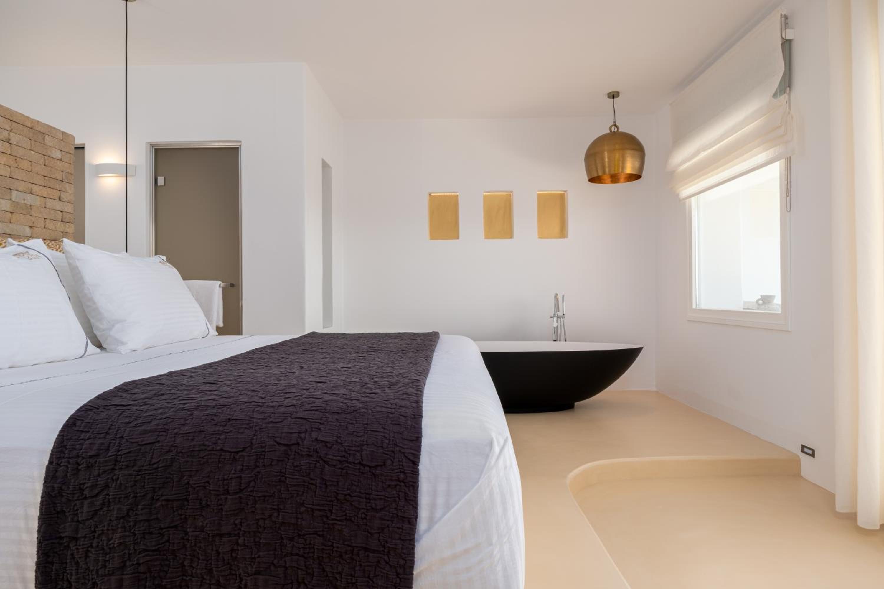 Suite with Infinity Private Pool and Sea View