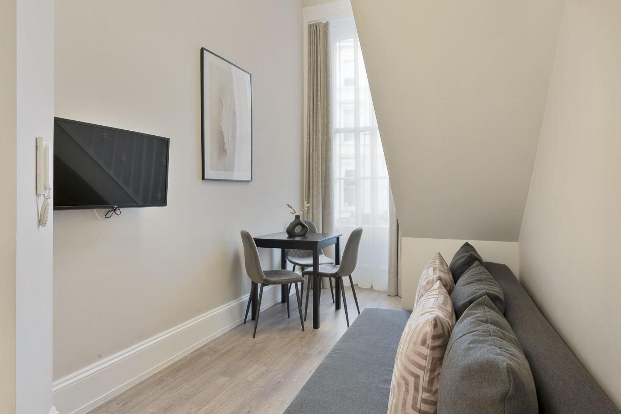 Mezzanine Suite photo 2