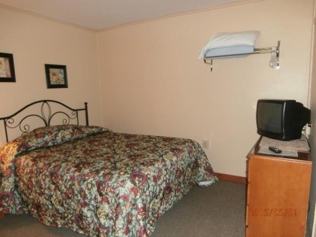 Queen Room with Two Queen Beds - River View