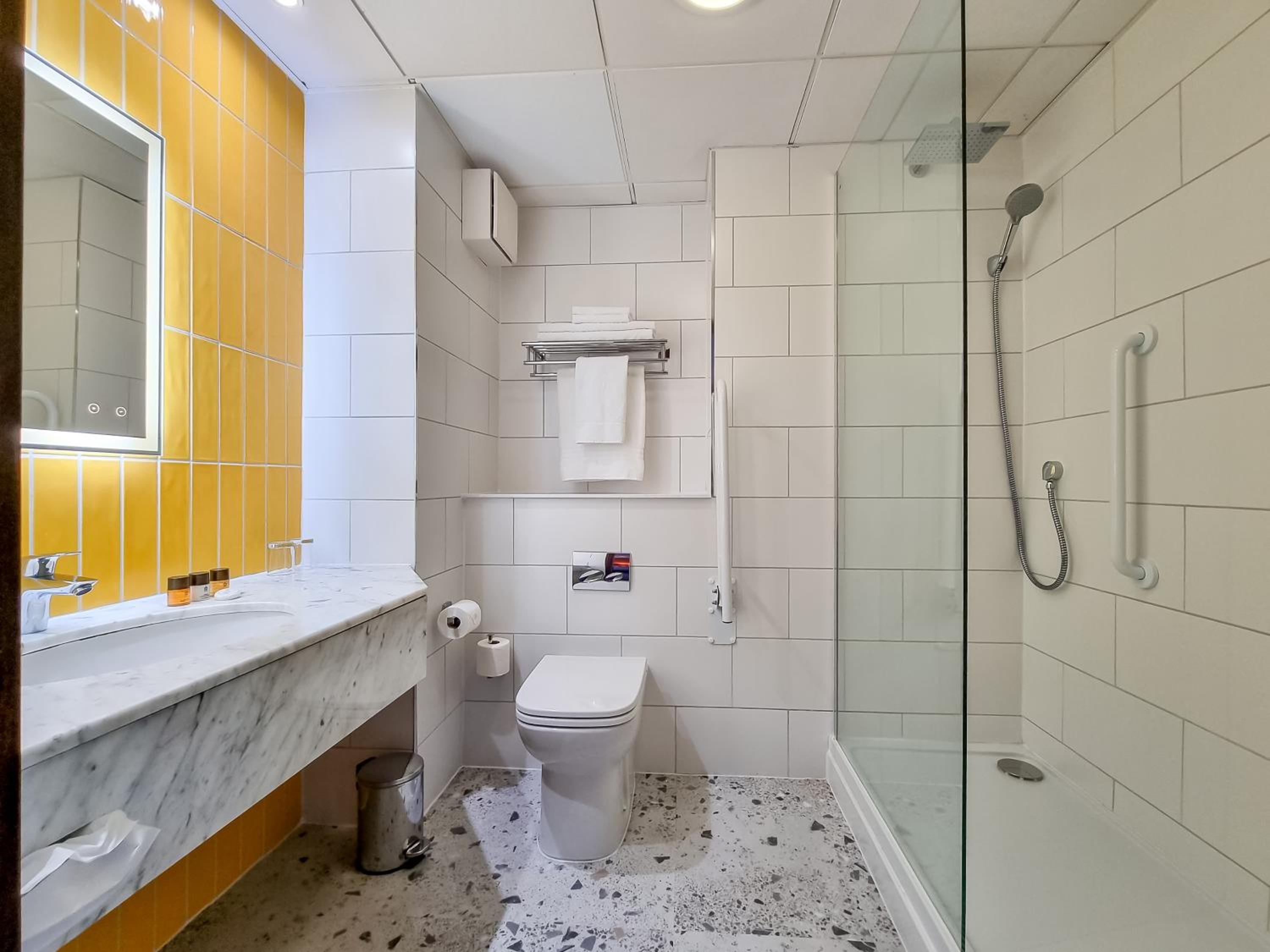 Standard Room - Disability Access/Non-Smoking - Photo 4