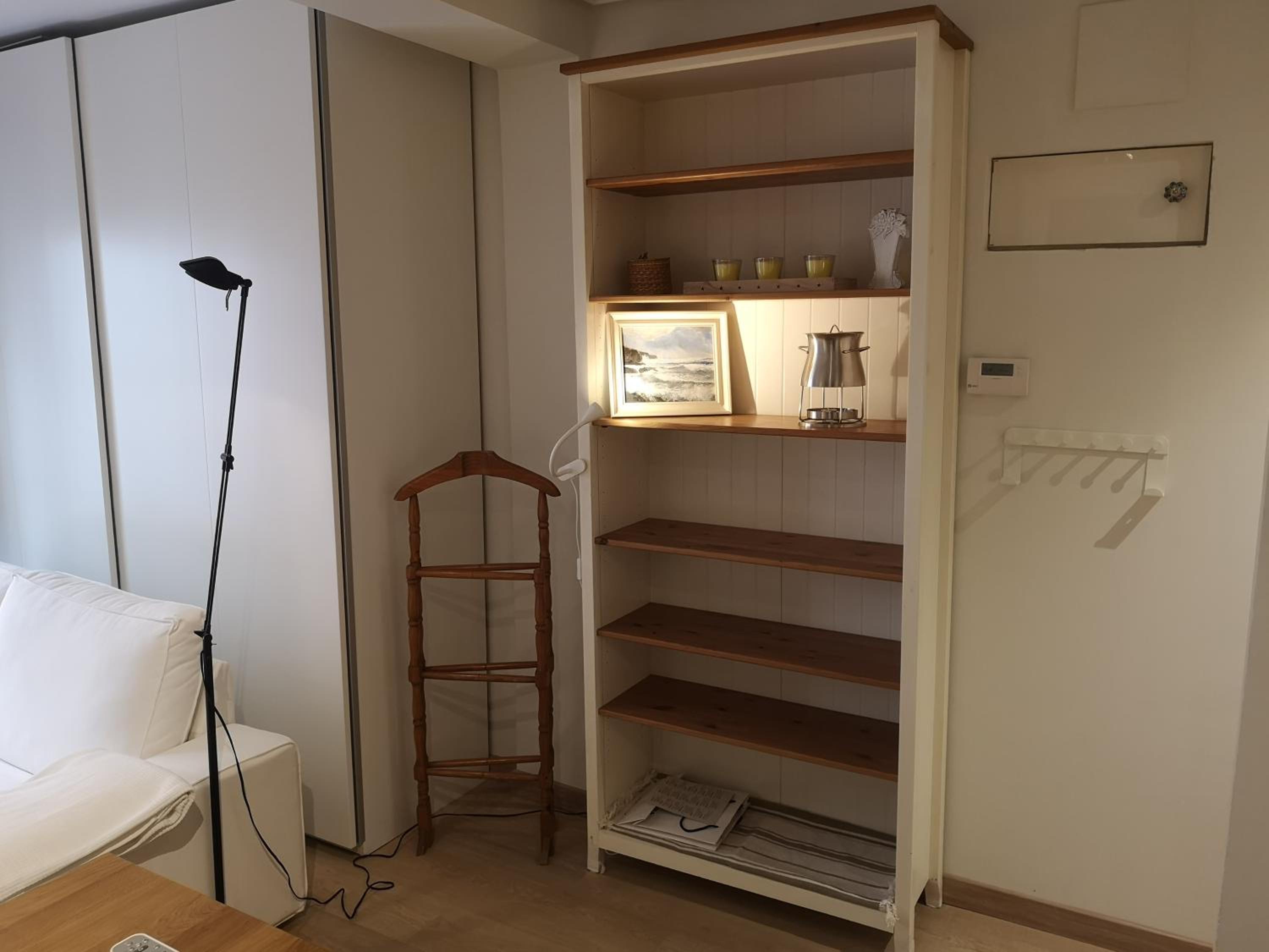 One-Bedroom Apartment photo 3
