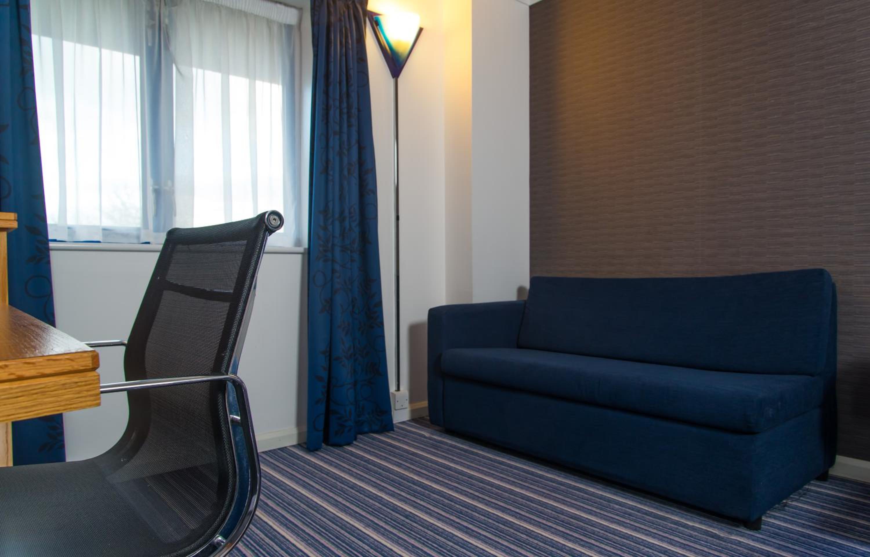 Standard Double Room with Free Hot Breakfast photo 3