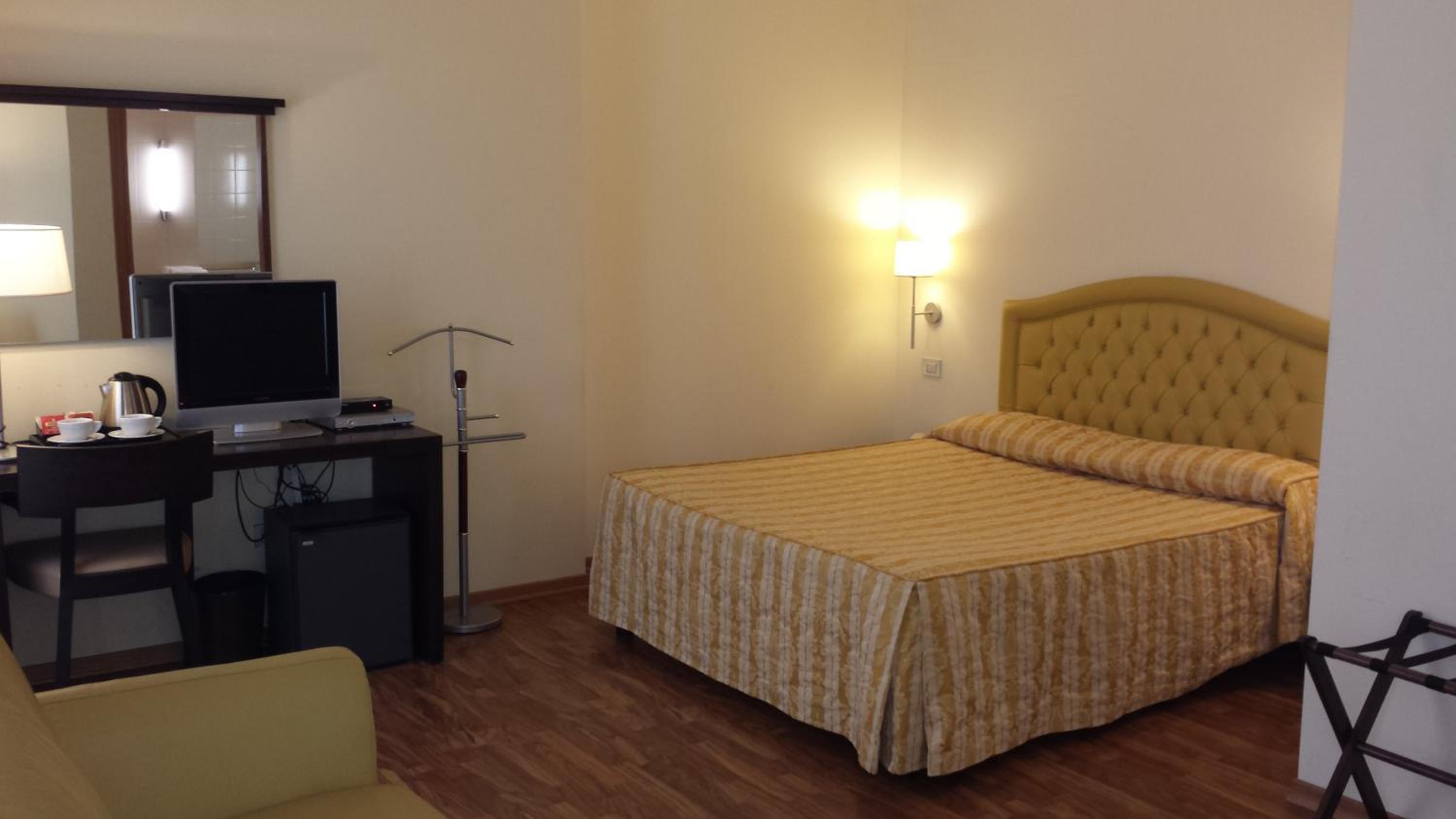 Deluxe Double Room - Photo 3