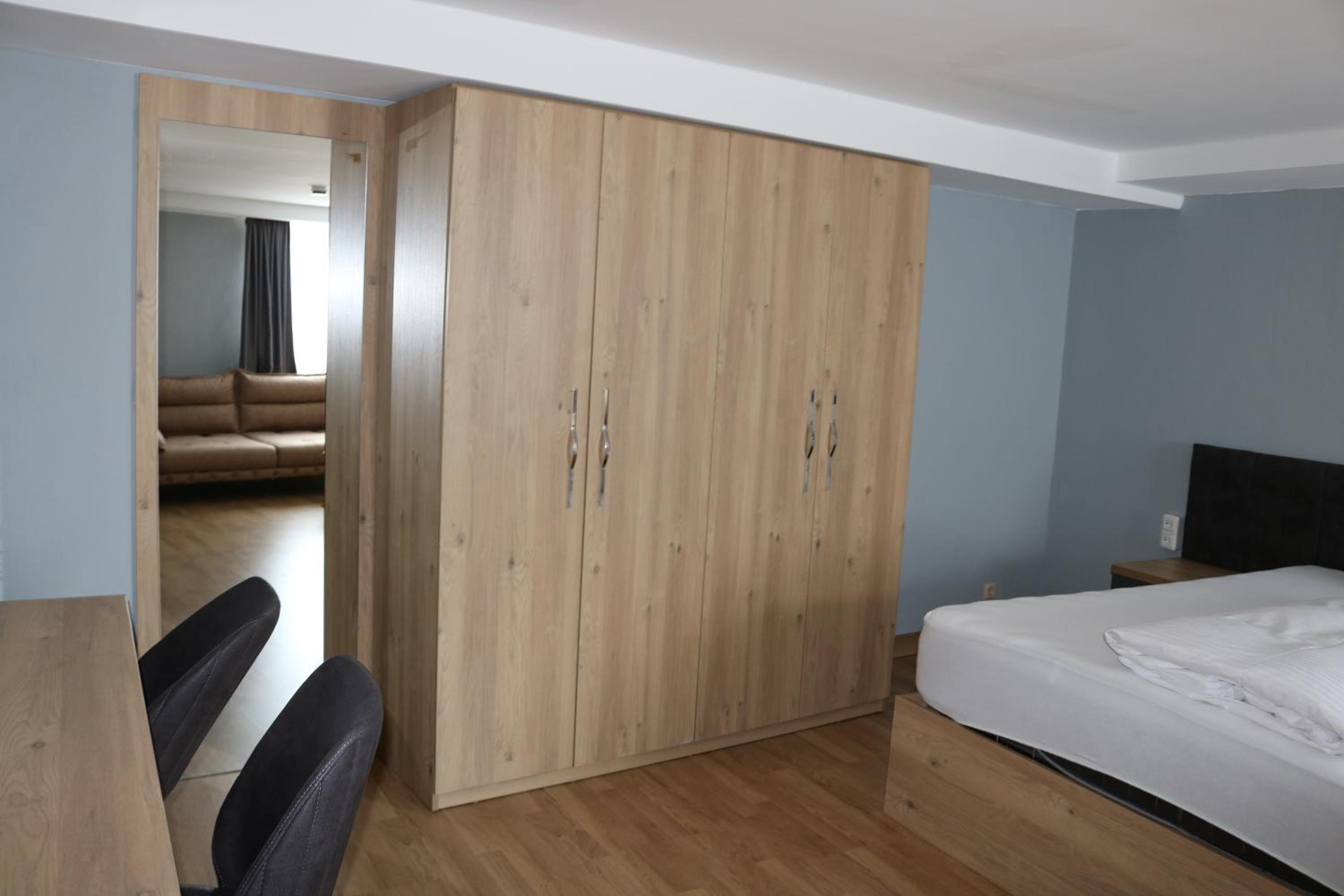 Double Room - Photo 17