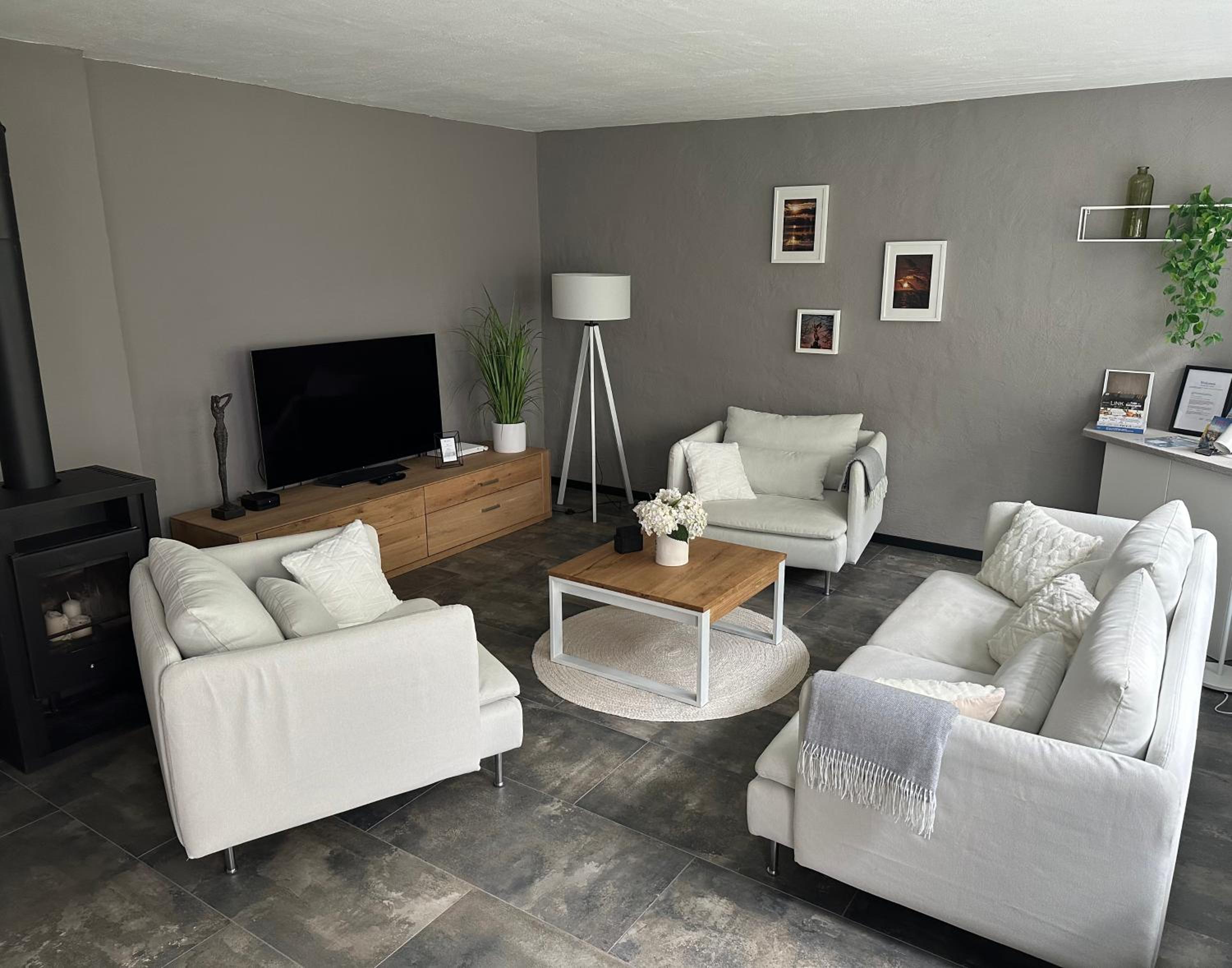 Three-Bedroom House photo 1