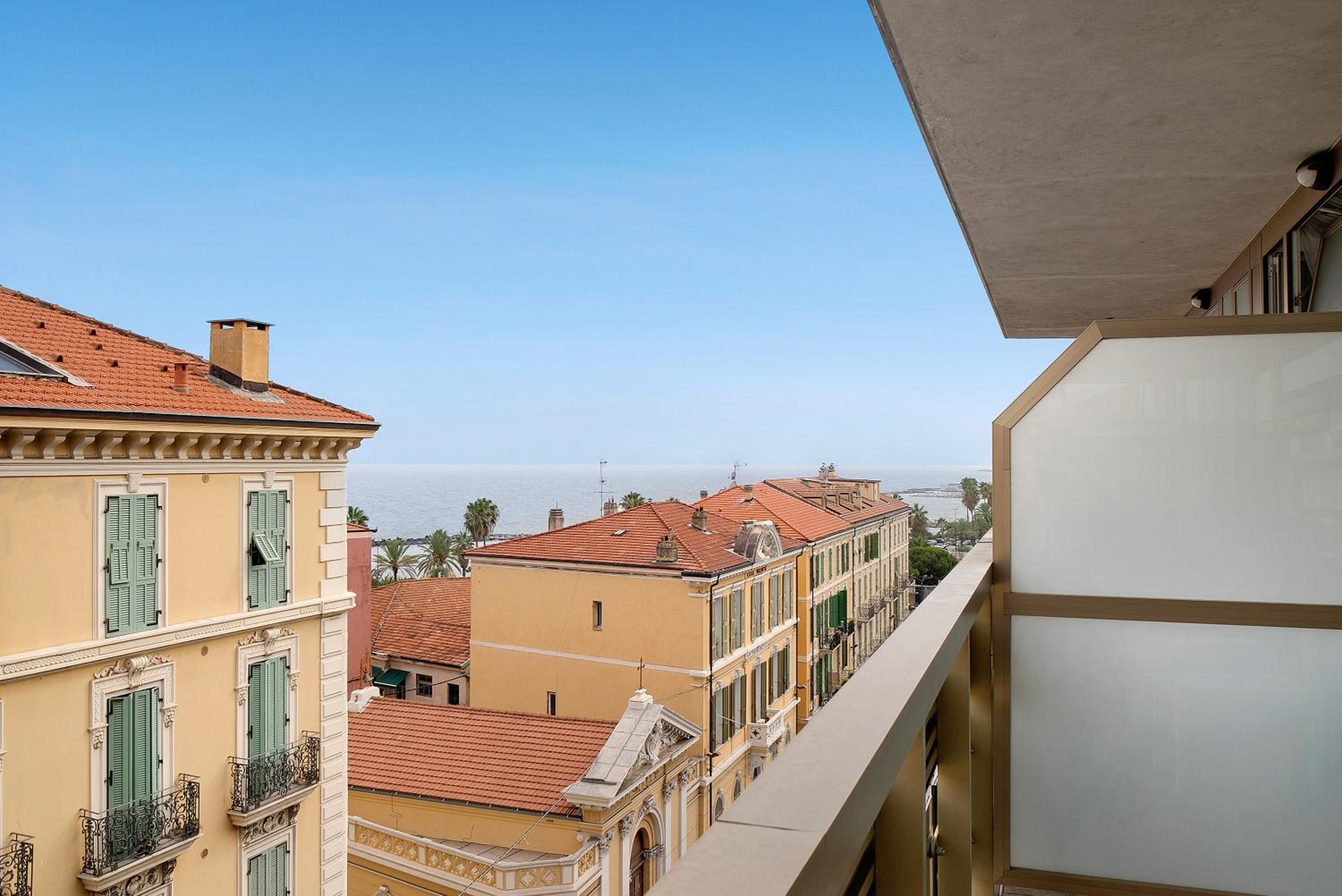 Superior Apartment with City View photo 2