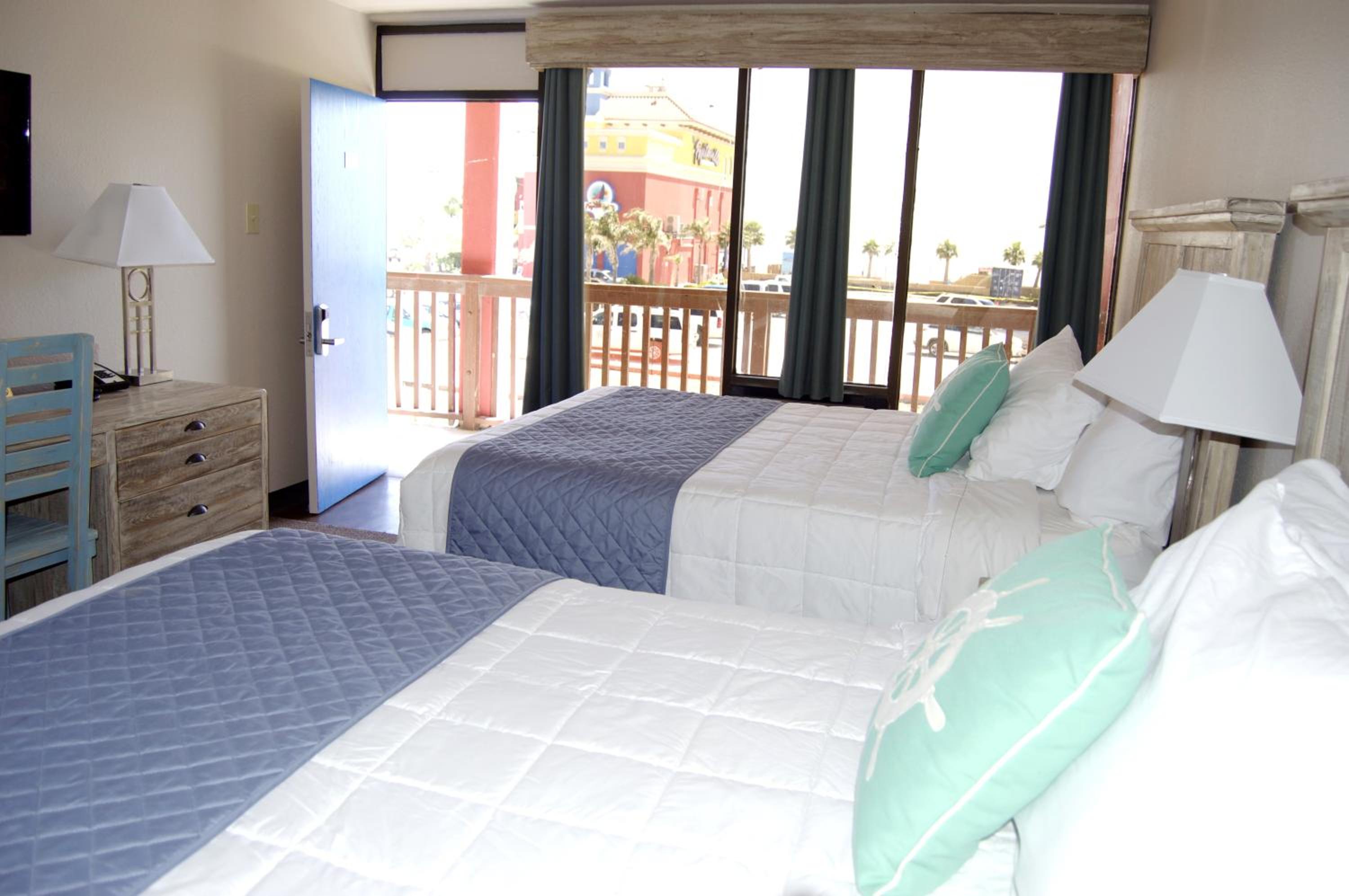 Queen Room with Ocean View - Photo 10