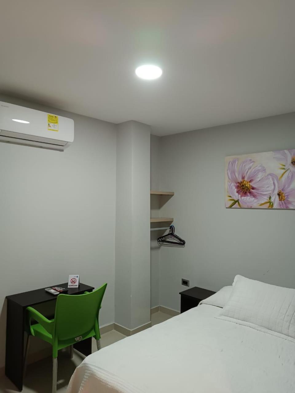 Single Room photo 2