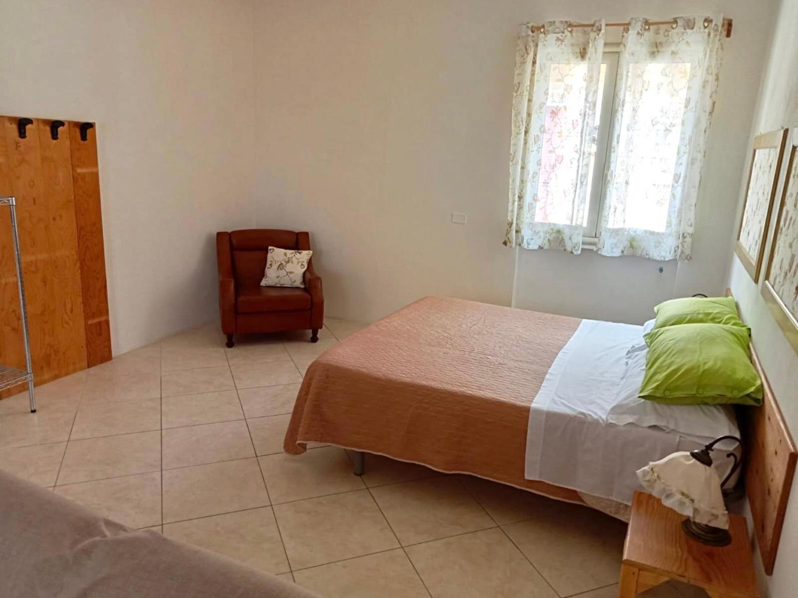 One-Bedroom Apartment - Photo 7