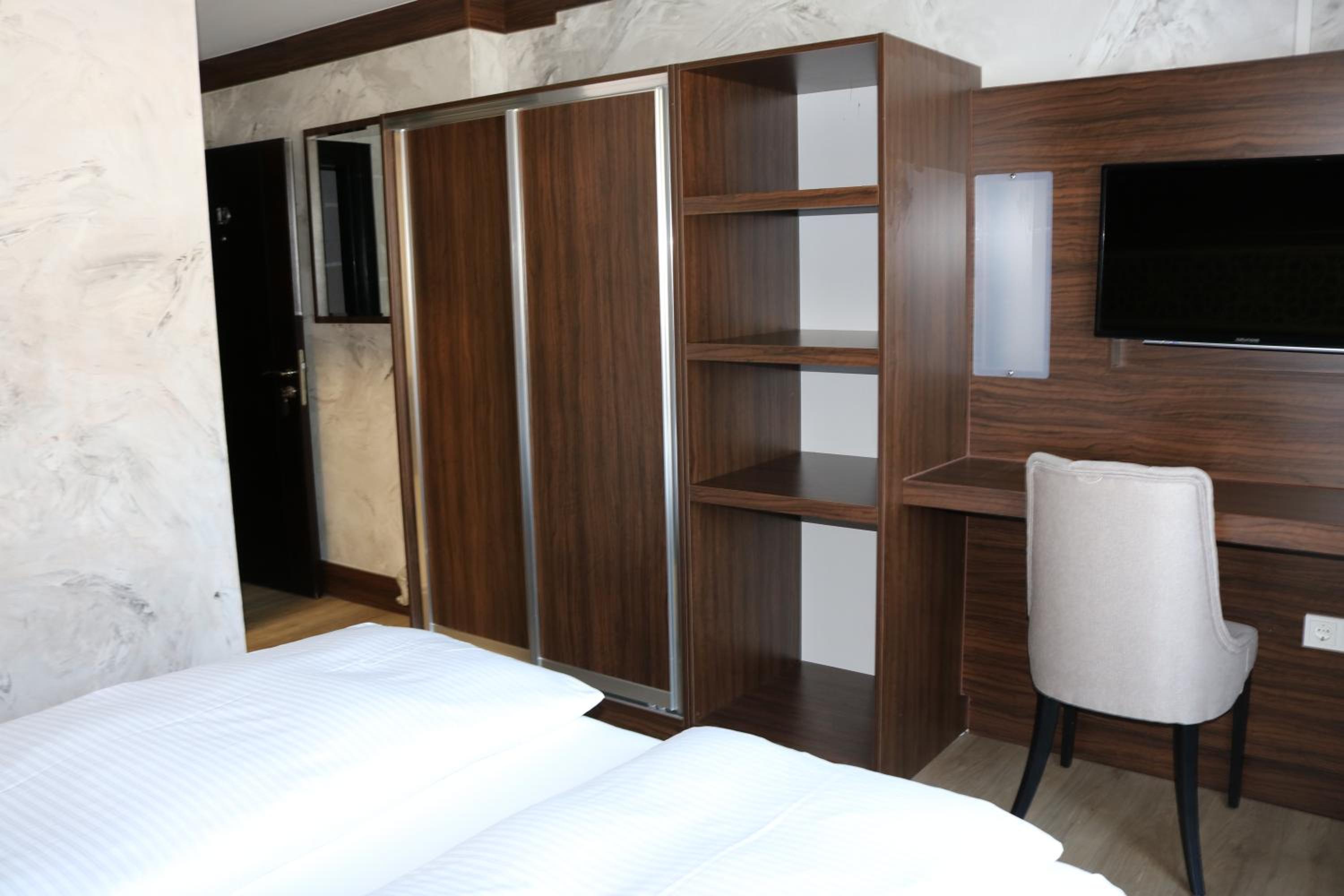Double Room - Photo 1