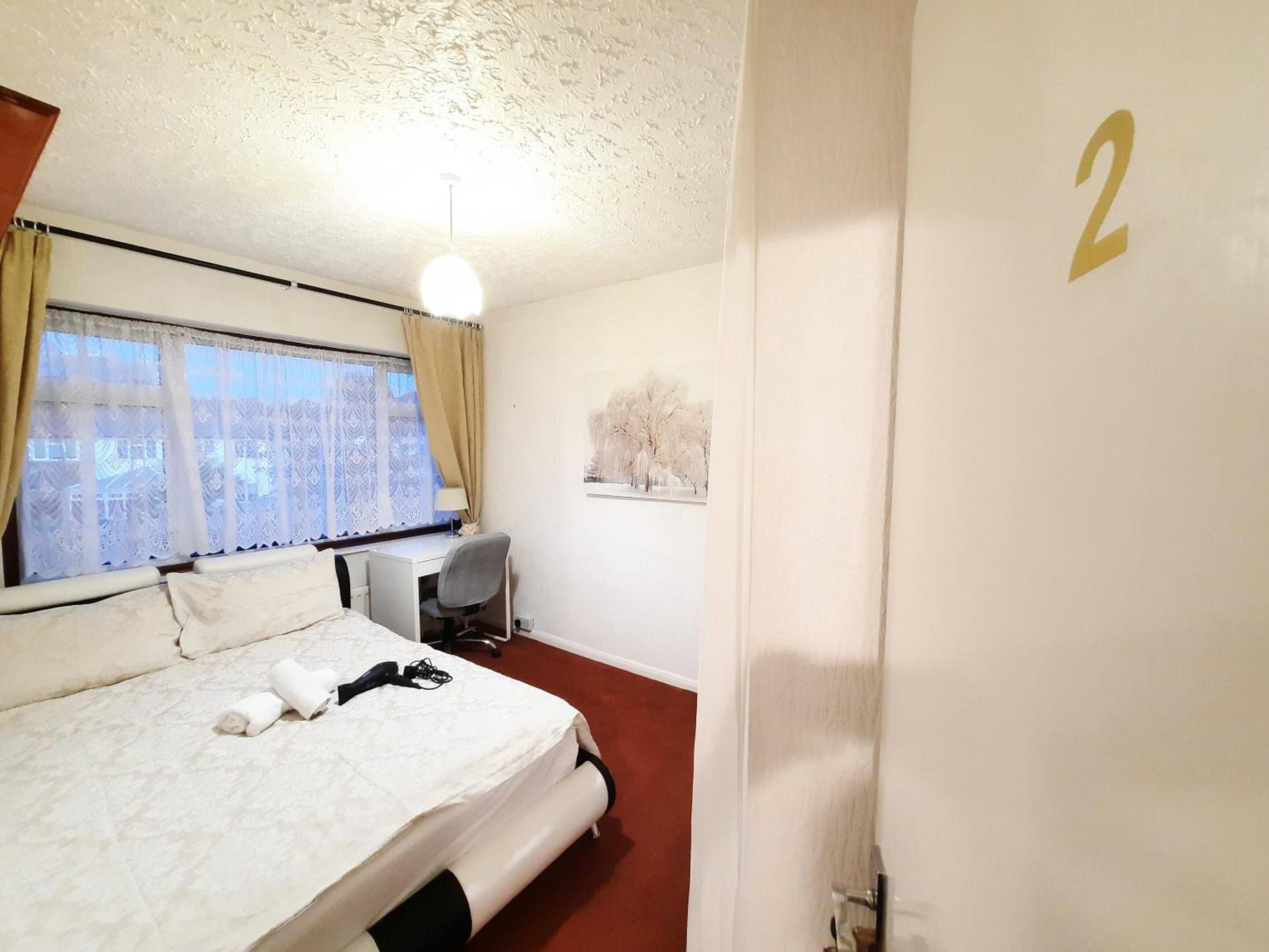 Standard Double Room with Shared Bathroom photo 1