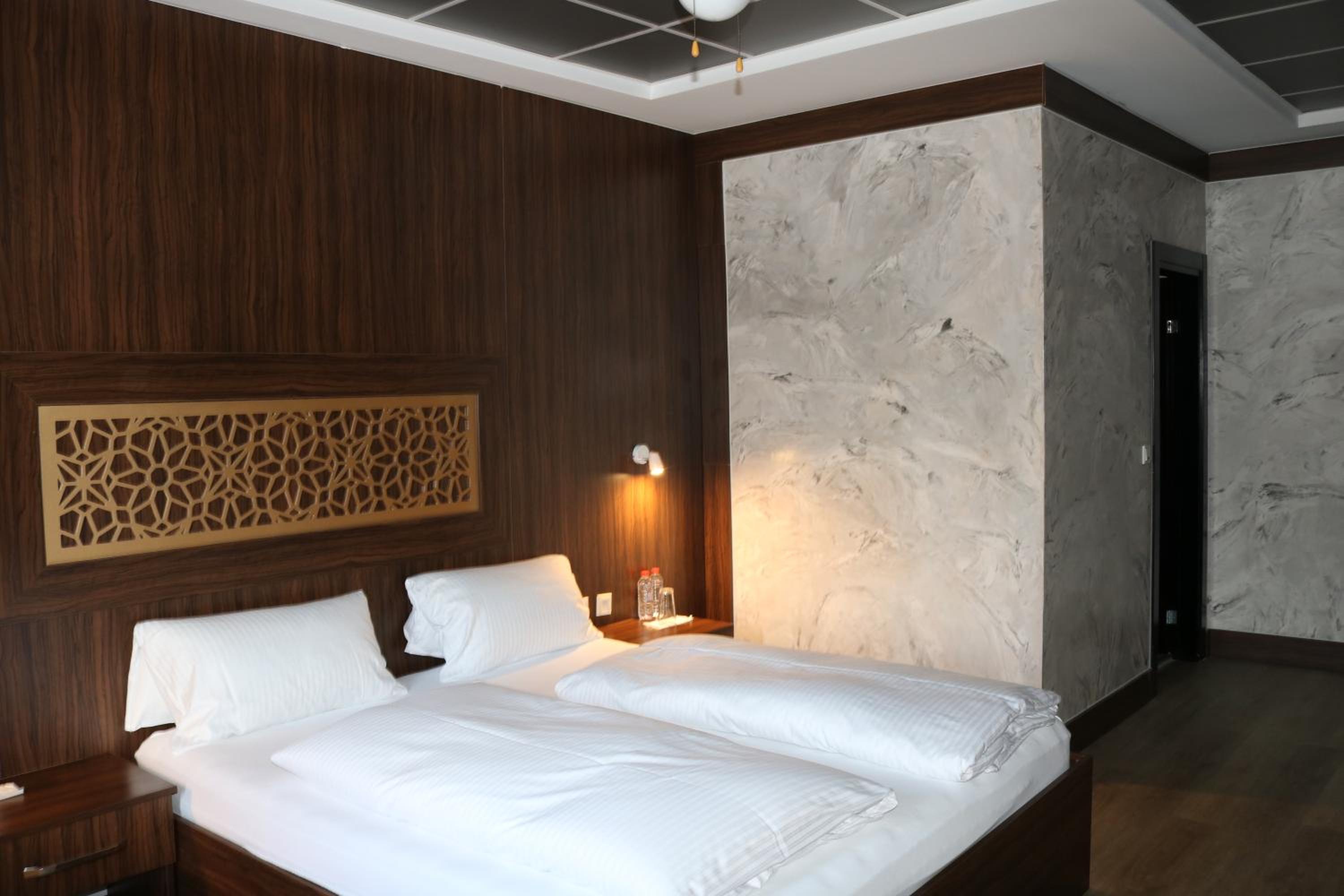 Double Room - Photo 15