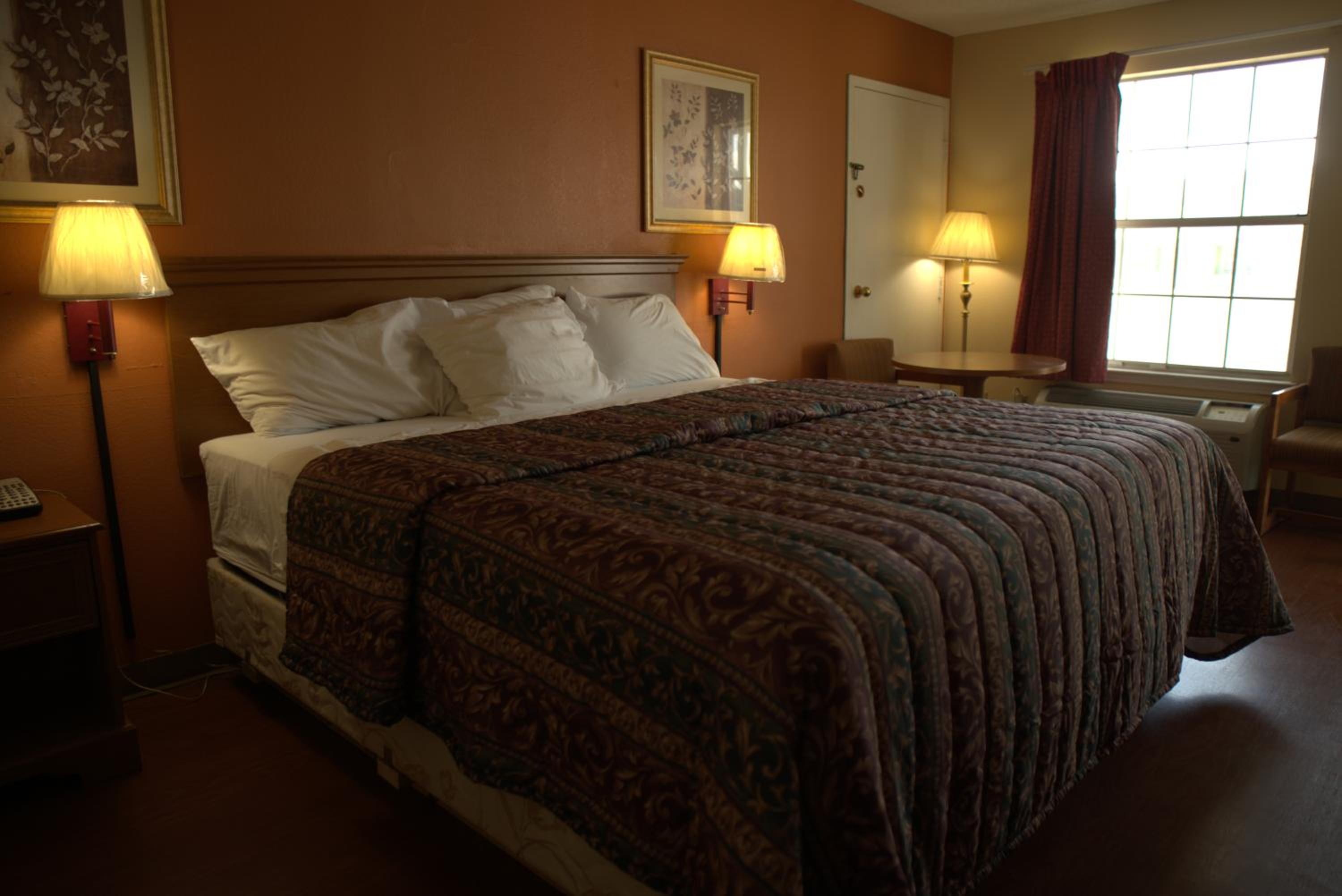 Deluxe King Room photo 1