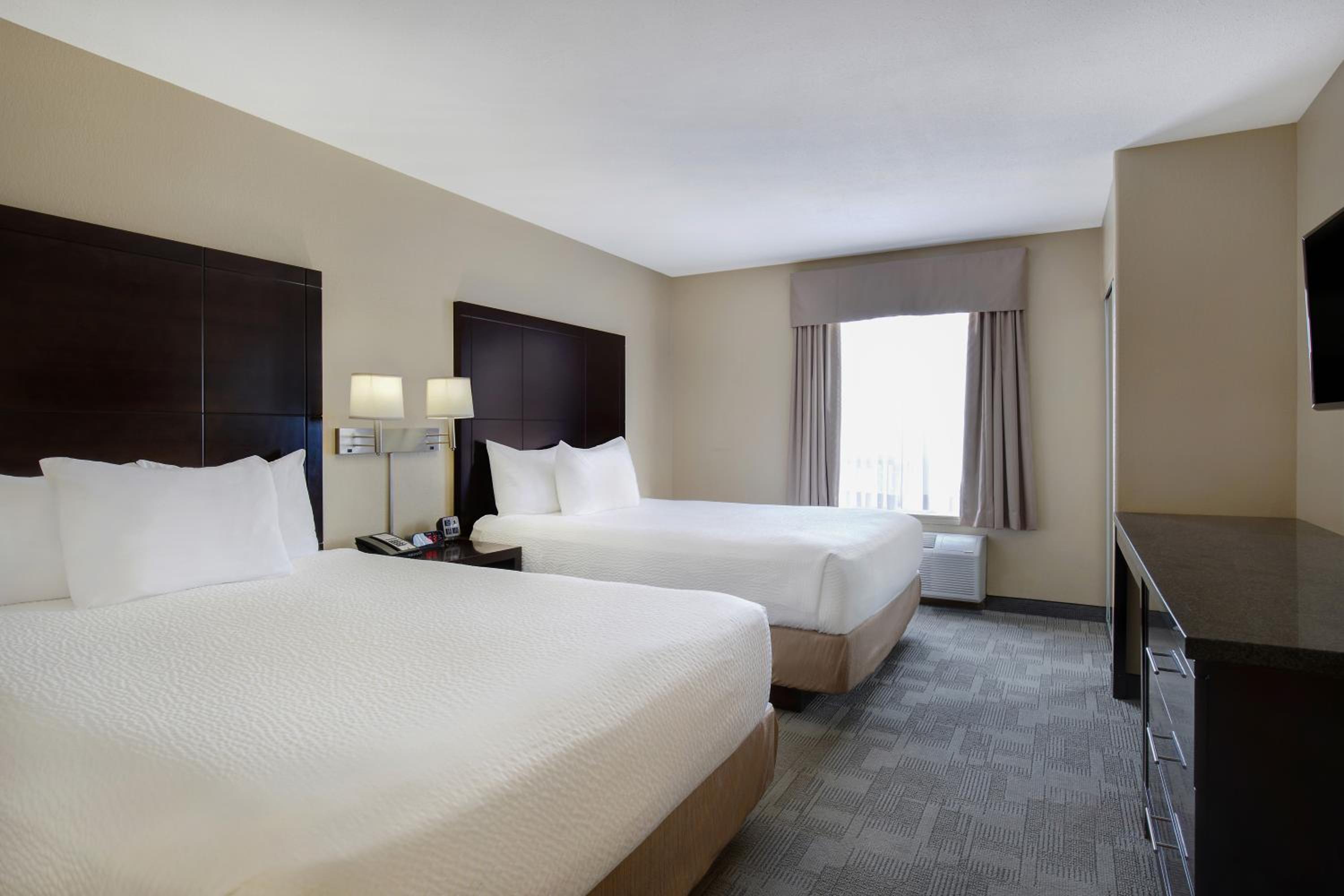 One Bedroom Suite - Non-Smoking - Photo 2