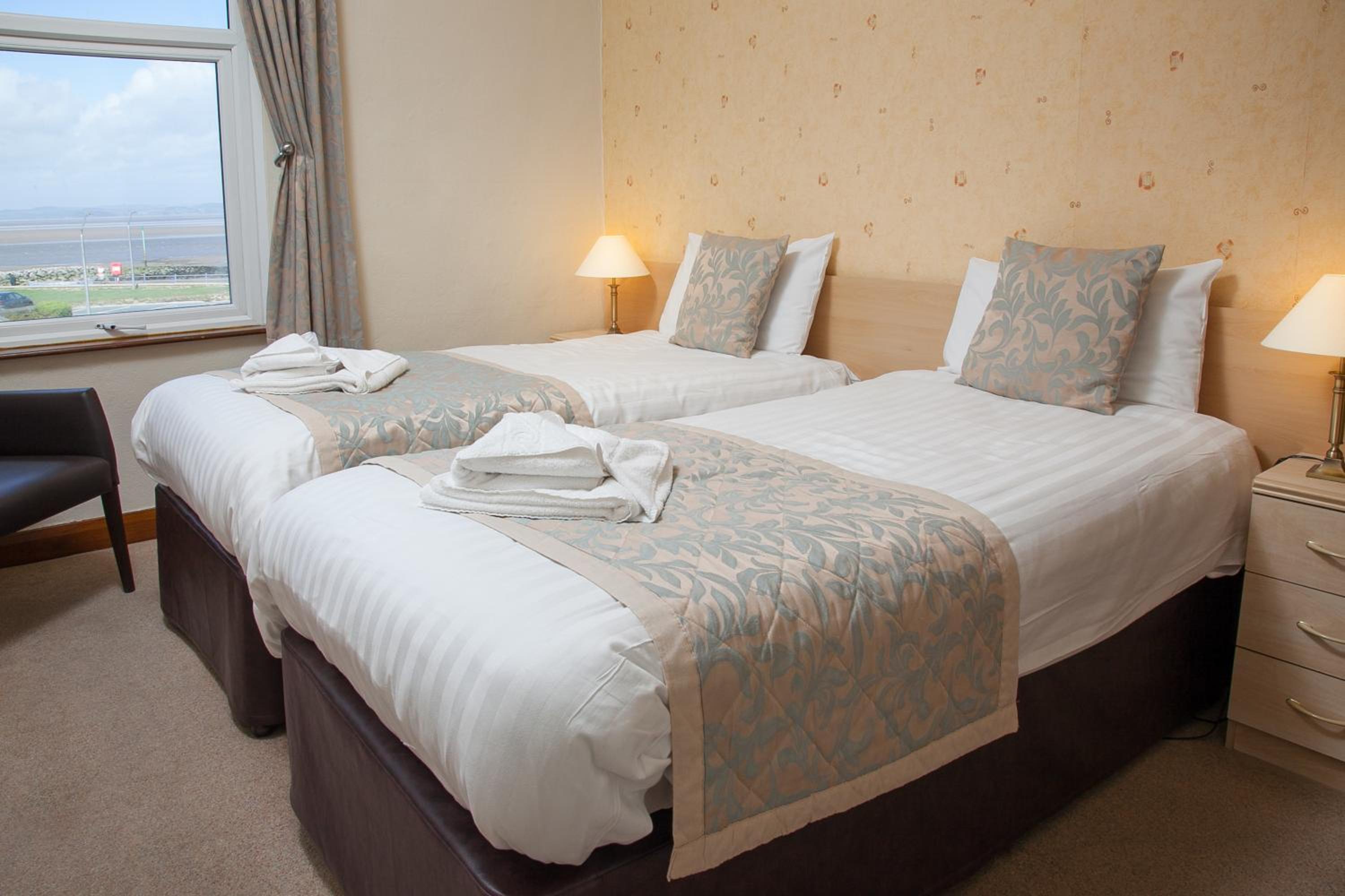 Double or Twin Room with Sea View