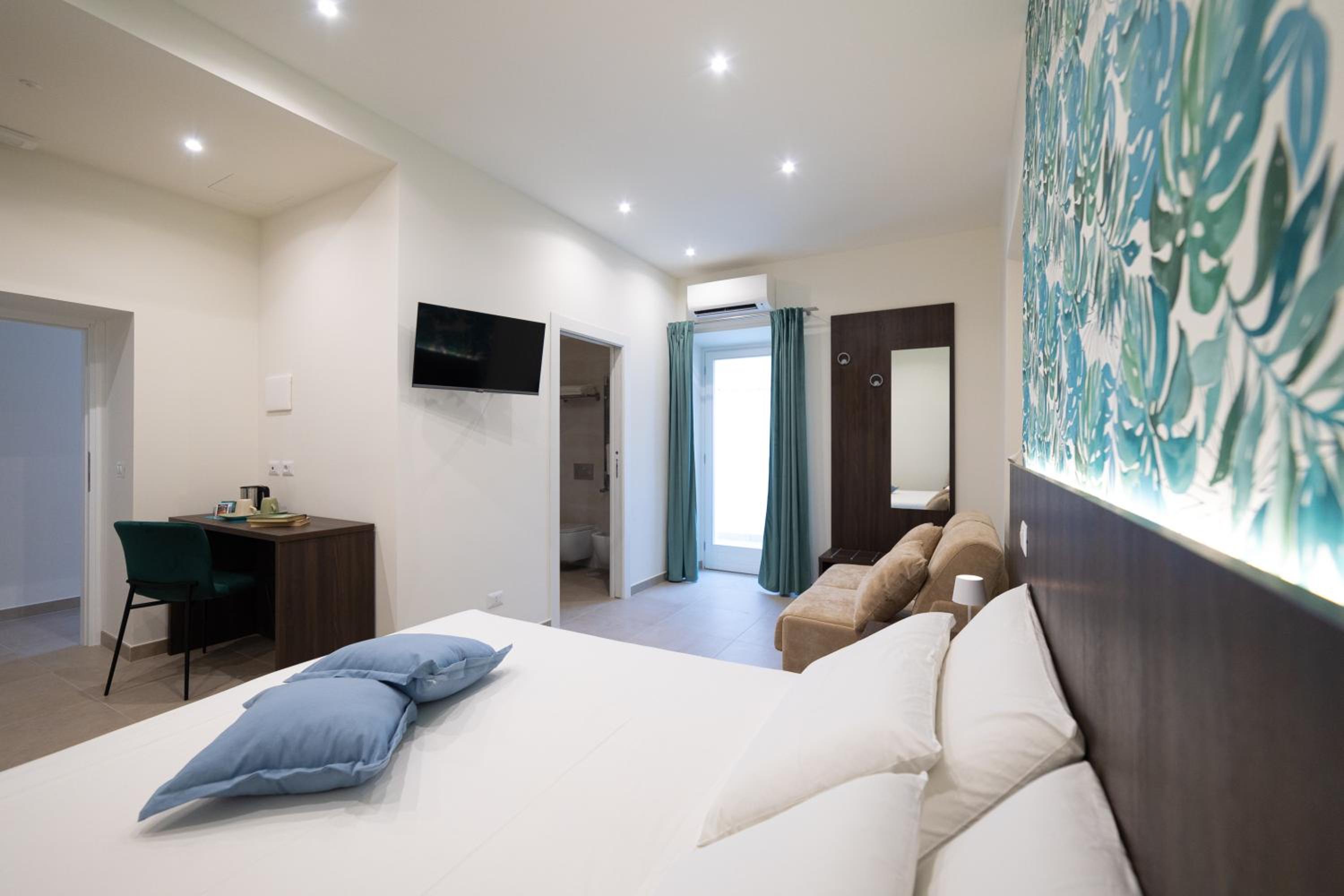 Triple Room with Terrace photo 1