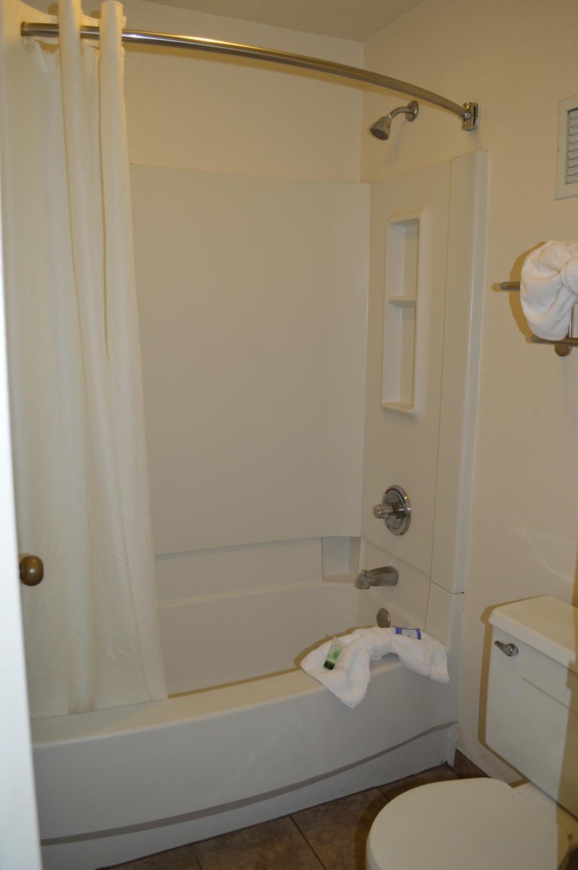 Standard Room with Two Double Beds - Non-Smoking - Photo 2