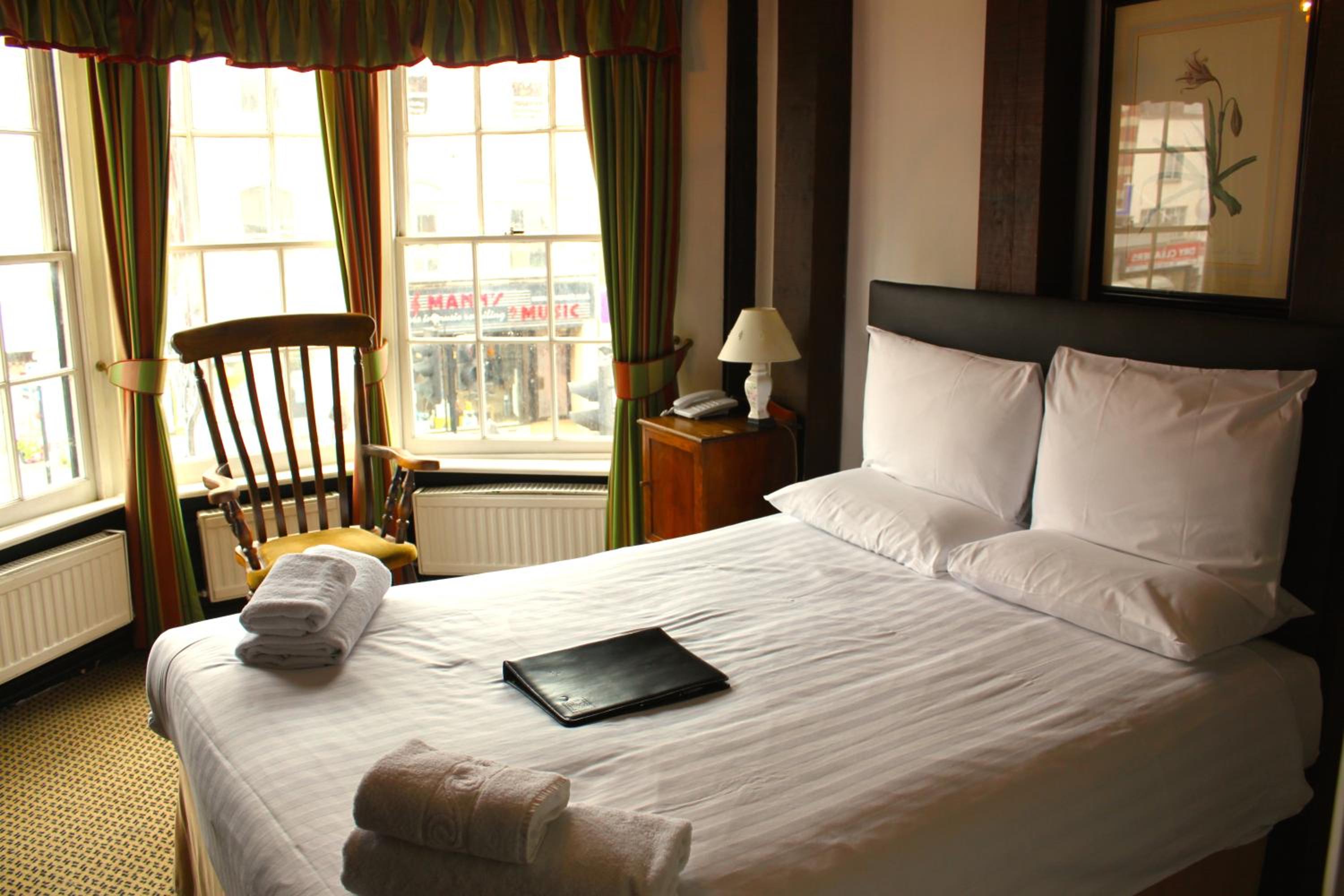 Double Room - Photo 8