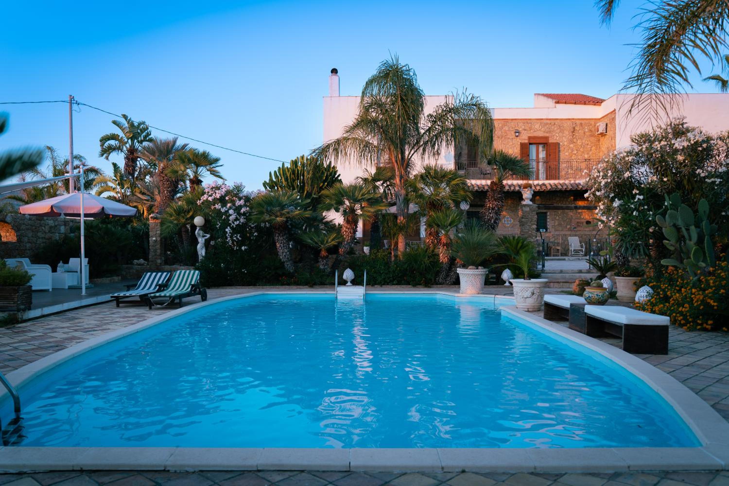 King Room with Pool View photo 2